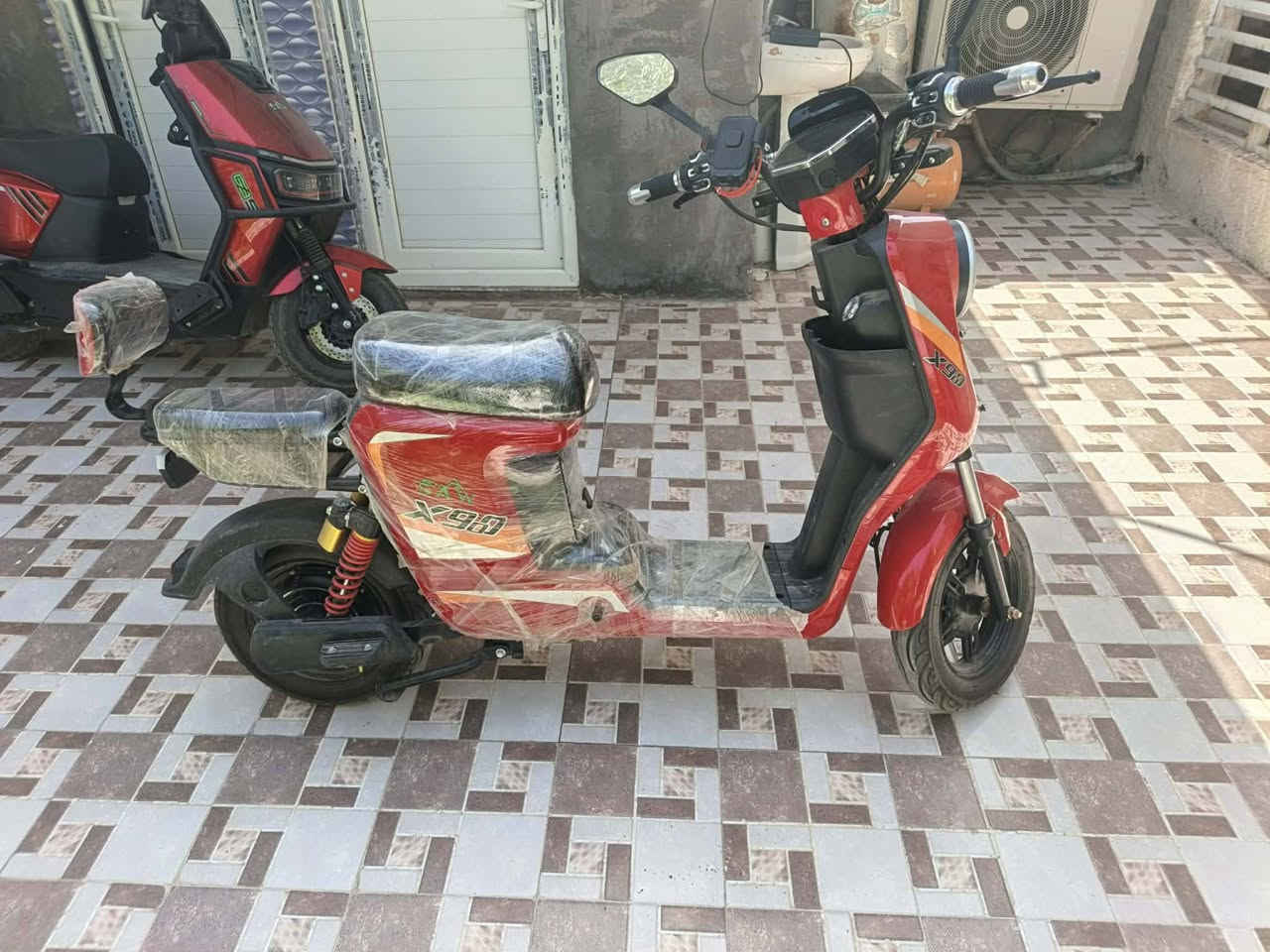دراجه شحن للبيع R900 الحديثه فول مواصفات دبل سويج دبل بصمه دبل كارت تشغيل بصمه وتشغيل كارت وتشغيل عن بعد خمس بطاريات🔋 الدراجه بعد هي جديده سعر 350 وبيه مجال مكان كربلاء الحسينية
***********
