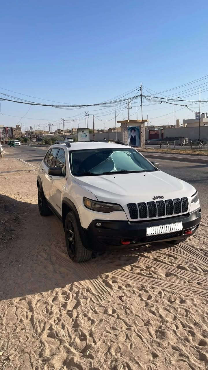 جيب بزون ترايل هوك مديل 19 رقم اربيل بأسمي
مكينه v6 3200
كير مكينه مكفول 
حادث تبديل بنيد فقط وبارد قليل
بيع او مراوس بجارجر او اوباما
*********** عمارة, ميسان
