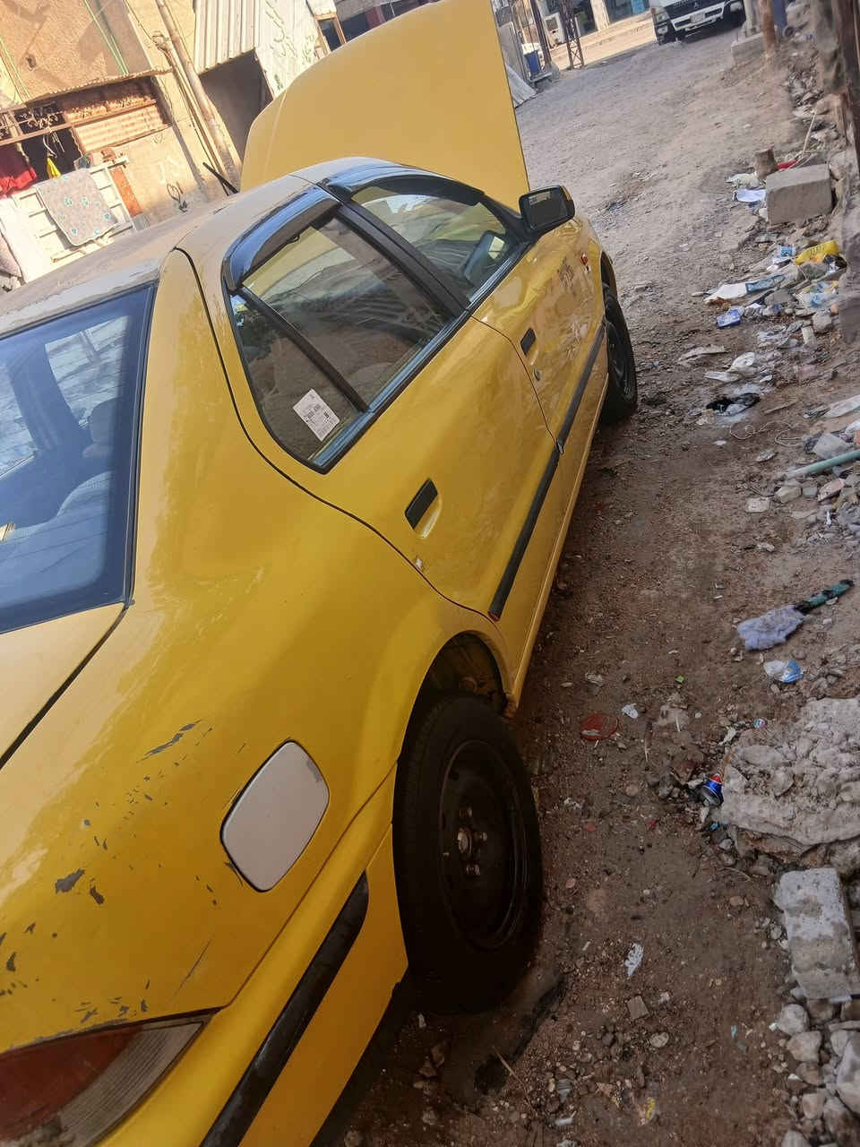 للبيع سمند موديل ٢٠٠٩ بسمي رقم نكليزي مكينه وكير جدد بهة بس باب السايق مبدل فقط ونطيك الباب القديم شرط التحويل سعر ٢٦ بيهة مجال *********** حي النصر بغداد
