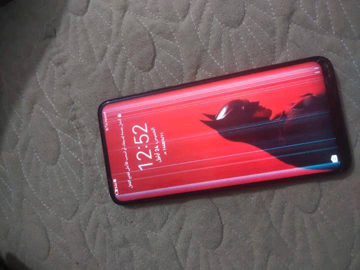 Huawei Prime 9
سلام عليكم هذه الجهاز فقط شاشه مكسوره و كامره اماميه عاطله +الكسر مال الشاشه ما مأثر عله لمس الجهاز +ما مبدل بي اي شي
حبيبي شكد سعة الذاكرة والرام بالضبط؟ 64/128 وكم GB؟: 
128
وين موقعك بالعراق حتى المشتري يعرف الاستلام منين؟: 
بغداد 
السعر شكد تريد بيه؟ ونهائي لو قابل للتفاوض؟: 
السعر قفل