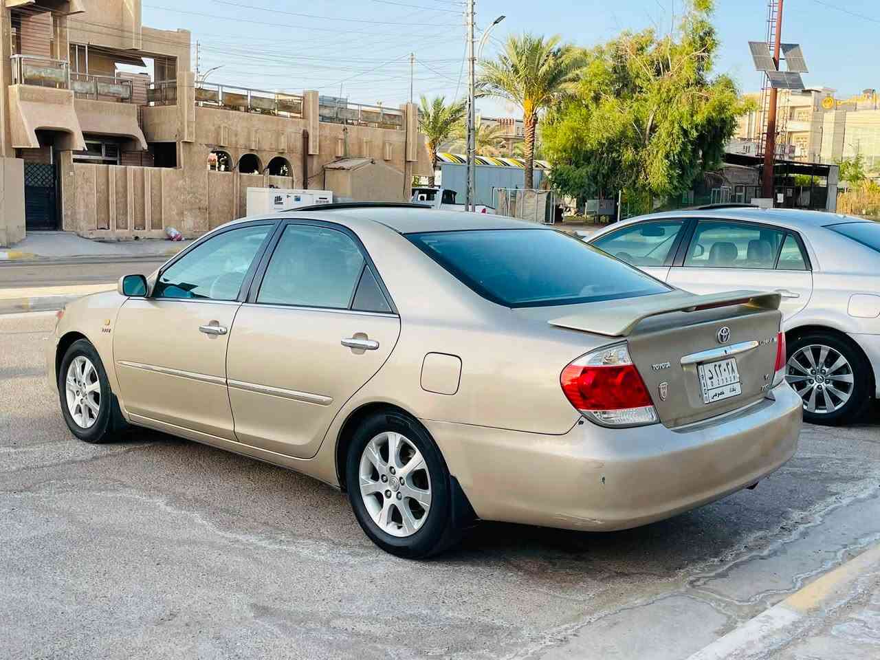 السلام عليكم
كامري 2006 فول مواصفات 1/1 XLE
محرك 3000 V6 
محرك كير تبريد تدفئه كهربائيات كلها جاهزه 
صدر تخم تاير جديد 
السيارة جاهزه بدون اي نقص 
رقم بغداد بأسمي 
مصبوغة حزام 
.
السعر / 98 $ بيها مجال بسيط 
العنوان / الأنبار - الفلوجة 
.
للأستفسار /
هاتـف  /  ***********
واتساب  / ***********
