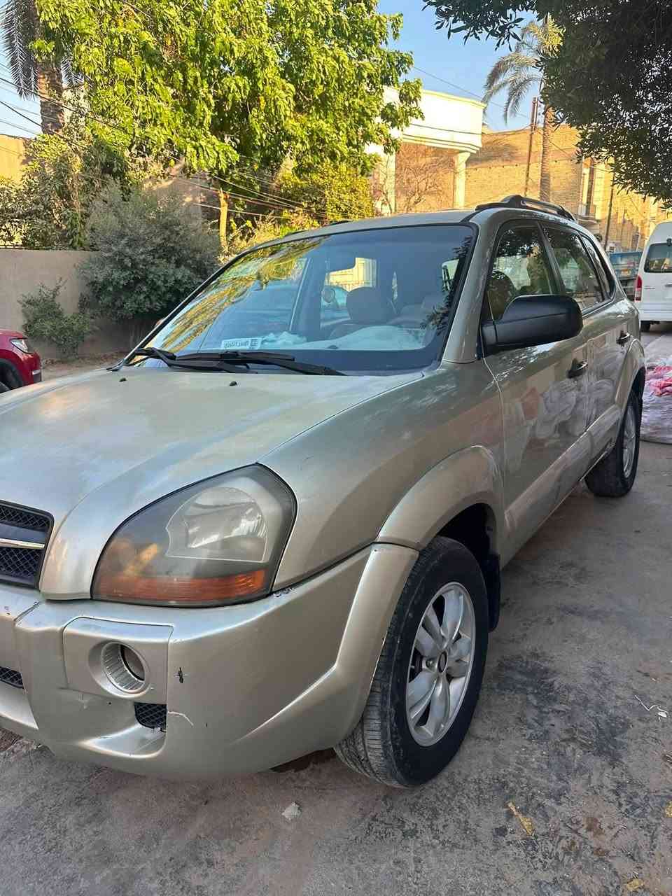 توكسان ٢٠٠٩ خليجي مكفوله من الضربة والصبغ كير محرك ٢٠٠٠ مكفول تبريد جديد شاشة اندرويد كهربائيات كلها تشتغل منظومة غاز السعر ( 110) بيها مجال  مكان بغداد الدورة المعلمين موبايل ***********
