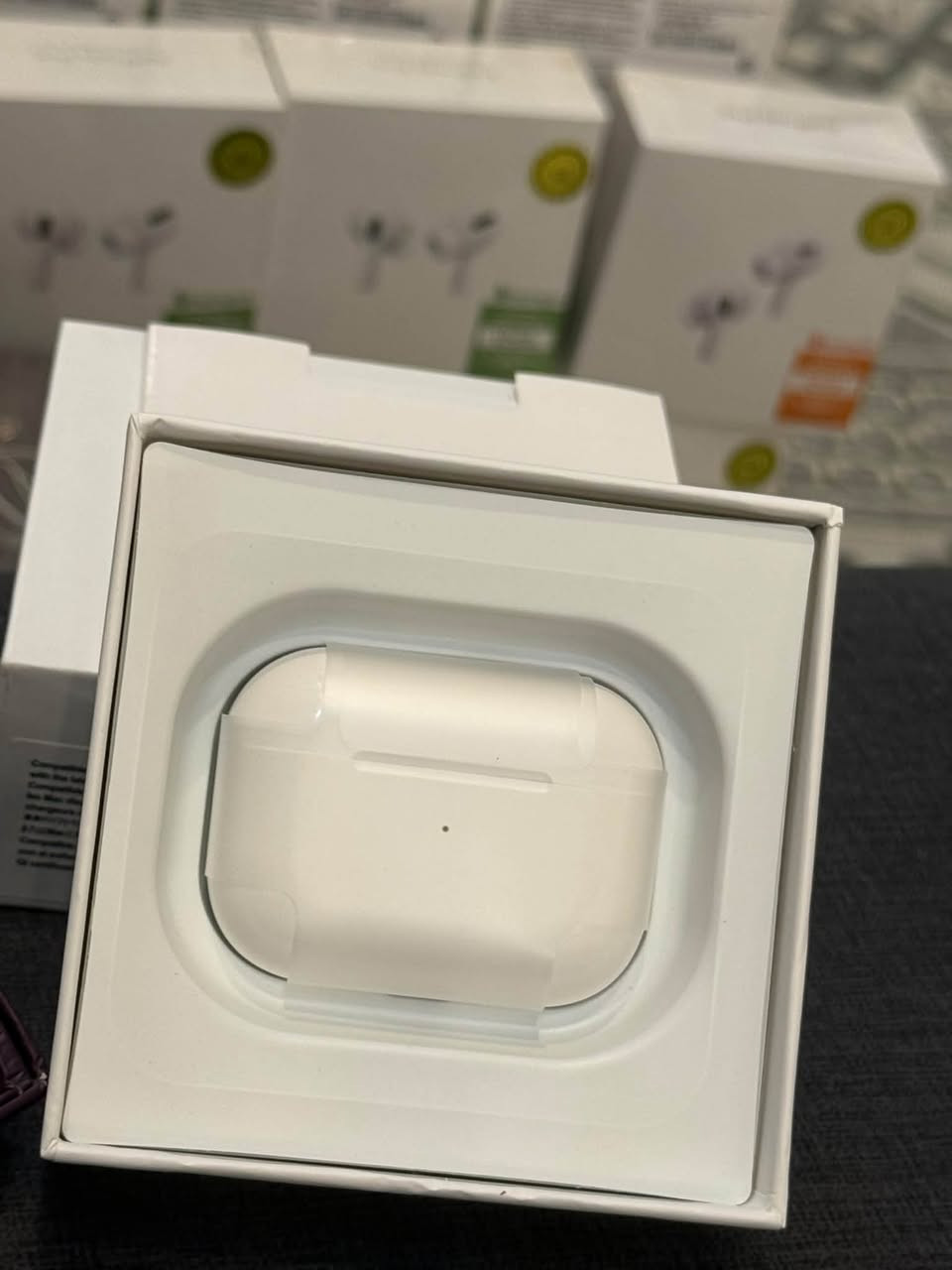 سلام عليكم
للبيع المفرد فقط 
سماعه ايربود كوبي اصلي درجه أولى 
AirPods Pro (ANC)
تطول بشحن اقل شي ٧ ايام 
صوت واضح ١٠٠بل١٠٠
بلاتصال ماكو اي تاخير بيها ضمان فحص يم المندوب 
++++++++++++++++++++++++++++++++
ساعه جيل ل١٠ 
سبع سير هديه 
براغي مو كبس اصلي ضد الماء 
توفرت بكميات محدوده 
للتواصل وتساب ***********
سعر الايربود ١٥ الف 
سعر ساعه ١٠ الف

