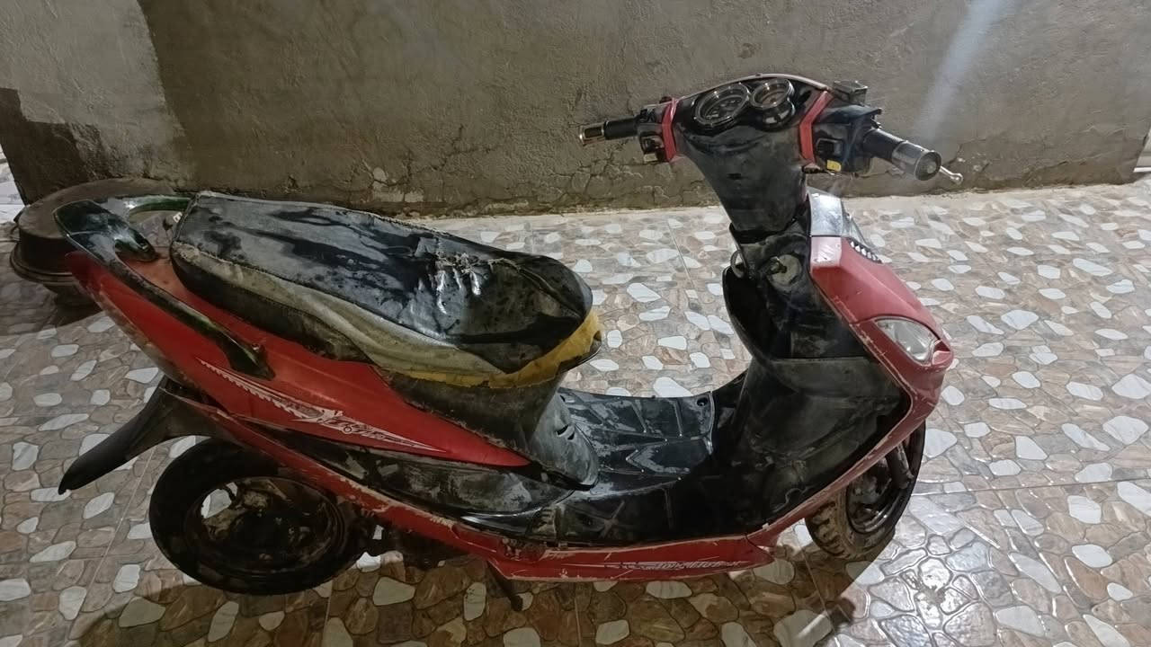 السلام عليكم دراجه كامكو شوف عينكم نضيفه من بره بس مكينتها عطلانه ولفات وياها گزوز رياضي ابيع كوم حديد لحد يگلي شبيها رجائاً الموشراي لايراسل ***********

المكان البصره القرنه ناحية الثغر 

السعر 75وبيها مجال للشراي
