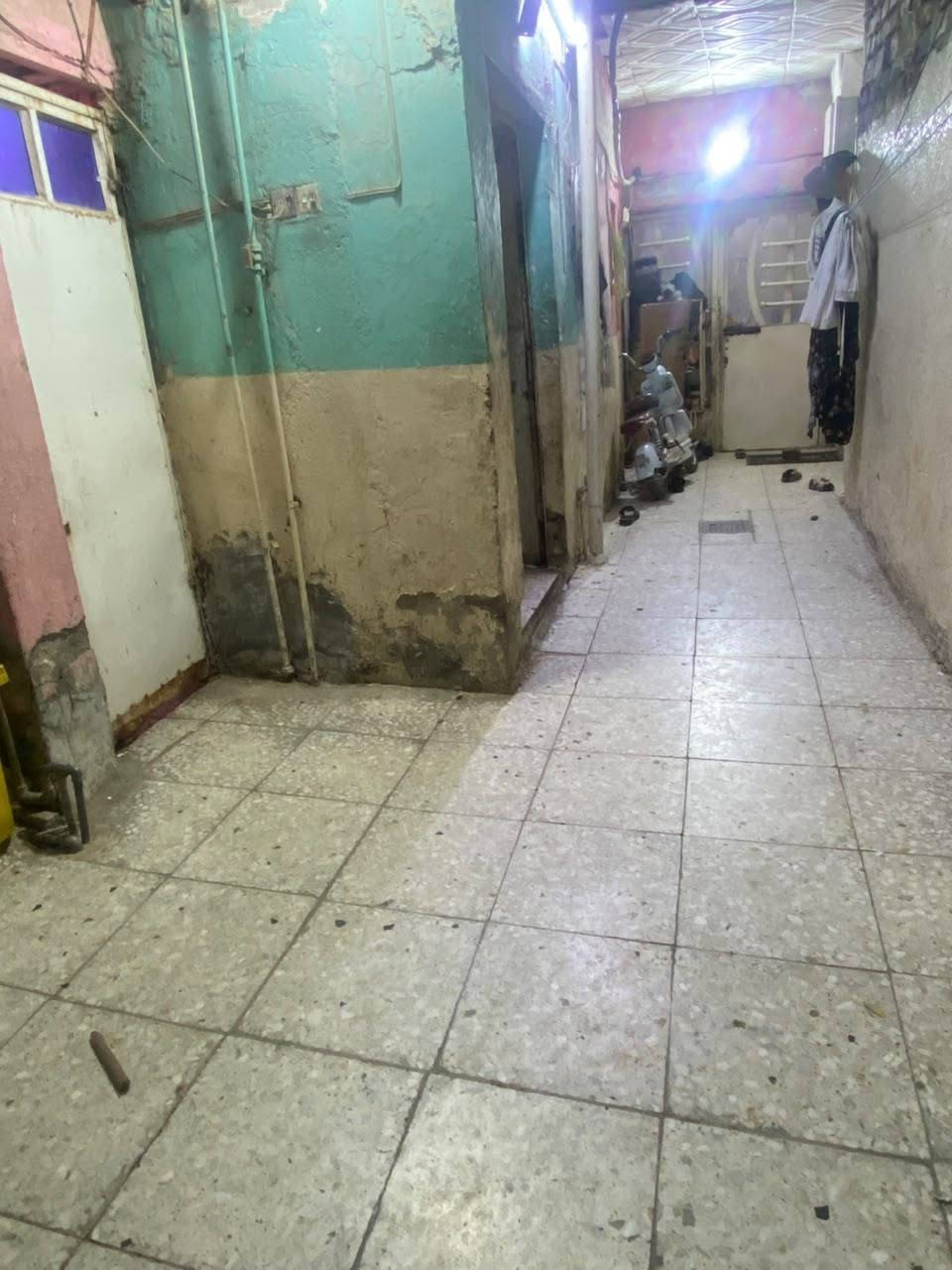 سلام عليكم نص قطعه شرك للبيع بقطاع ٢٦ ثاني نص قطعه عل ركن عل ساحه
بيه استقبال وغرفتين ومطبخ وصحيات معزوله أي استفسار عل رقم ***********
