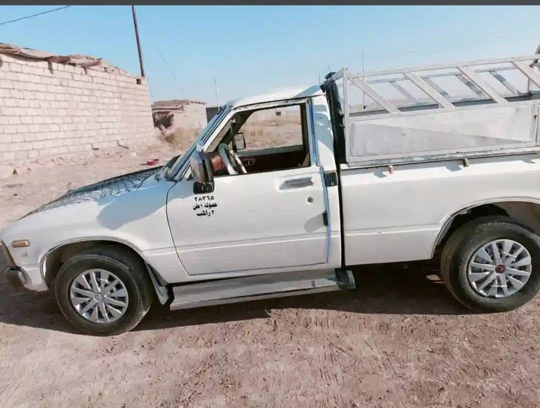 السلام عليكم بيكم للبيع موديل 80  رقم نينوه السياره حيل نضيفه وما متعوبه شرط التحويل ولشرعي موجود ول سعر 40 وبيه مجال  ***********
