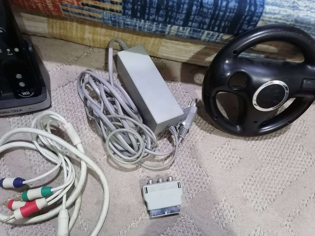 بلايستيشن wii ننتيدو بلس كامل ملحقاته من جوستيك ثنين وقاعده مستشعر حركة مع ستيرن العاب زائد تحويله مع قاعده شحن السعر 55 الف وبي مجال للأستفسار *********** مكاني بابل حله
