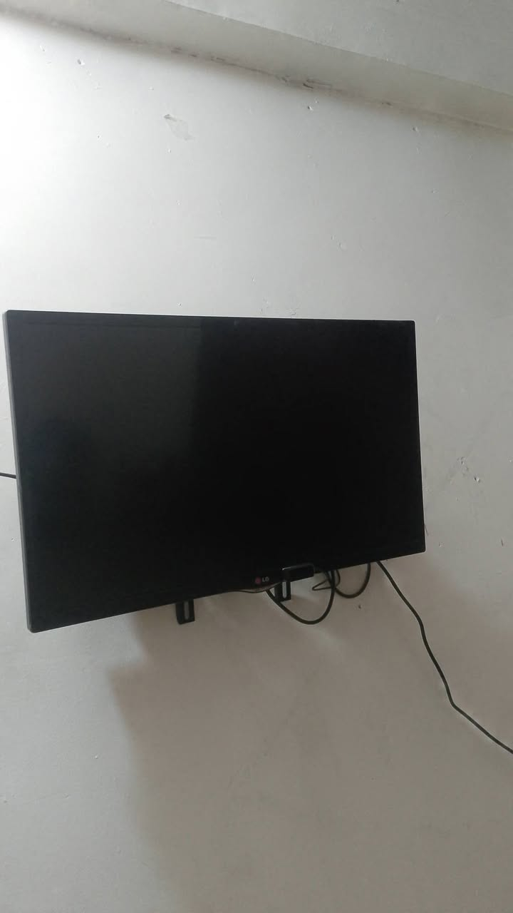 بلازمه LG البيع نضيفه كلش السعر 75 العنوان كفائات العبيدي ***********
