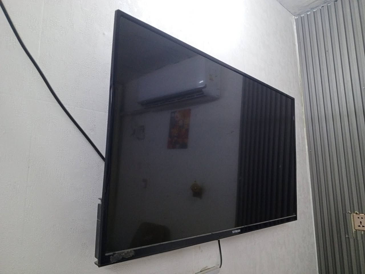 هاي الشاشه للبيع سعرها 275 وبيها مجال حجمها 43 فول hd غراض LGالاصلي
للاستفسار ***********
