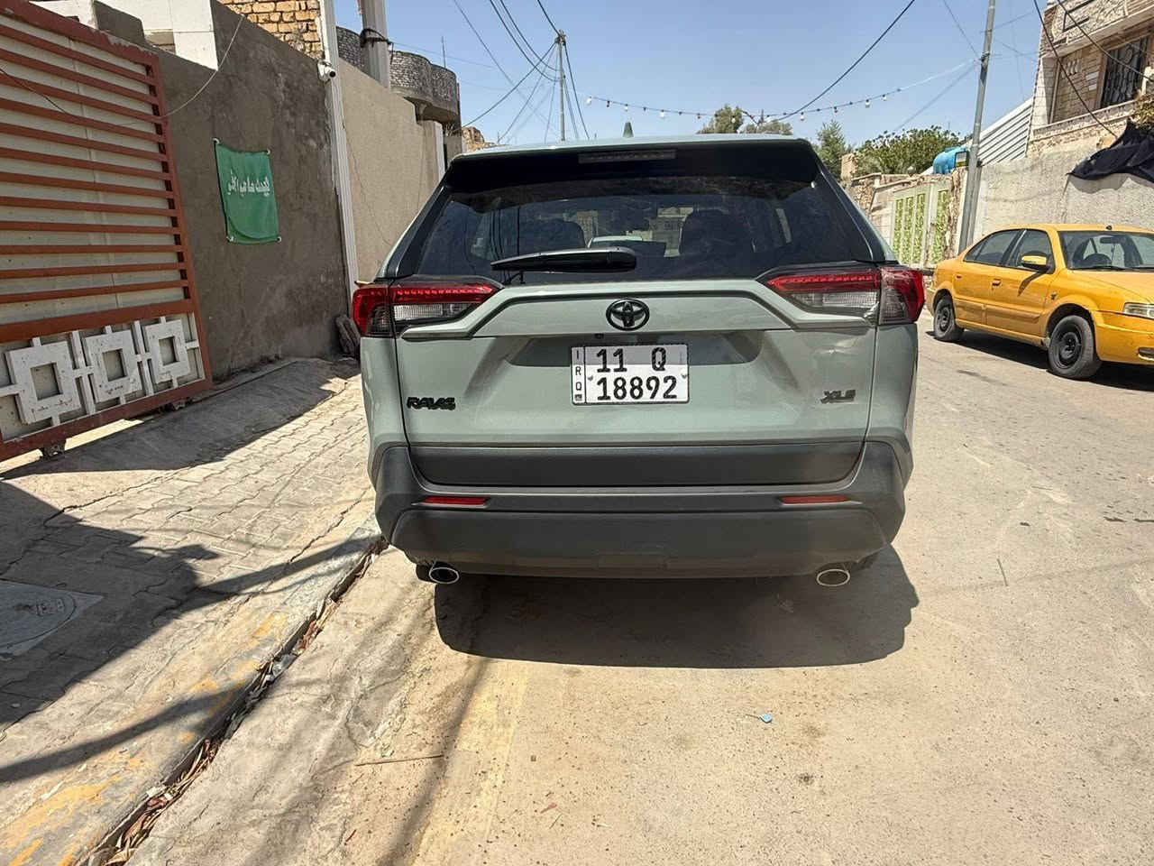 راف فور موديل ٢٠٢٣ وارد أمريكي مواصفات xle
ماشية ٣٦ الف كم وليس ميل 
حادث جاملغ امامي
 بانزين فقط
فتحة سقف تحكم ستيرن جهتين
كرسي كهرباء 
❄️ تبريد قطعتين 
باسمي رقم بغداد انكليزي 
📍مكاني بلكوت
السعر ٢١٥ وبيها مجال
*********** دهل اوران, واسط
