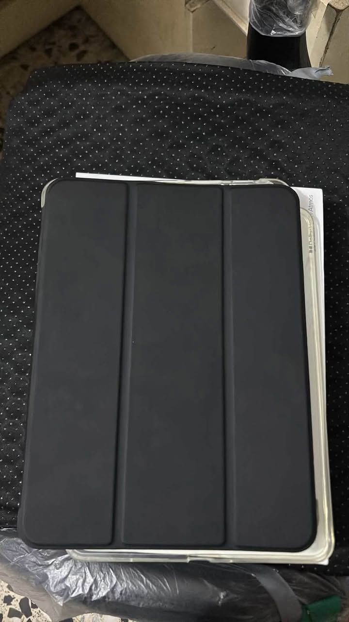 سلام عليكم
Xiaomi pad 7 pro 
جهاز جديد مستعمل قليل 
نضافه 100% شخط مابي
بطاريه 99% دورات الشحن 110
لون ازرك
رام  12 ذاكره 512
كامل ملحقات مع كفرين 
المكان النجف
للتواصل ***********وا خاص
