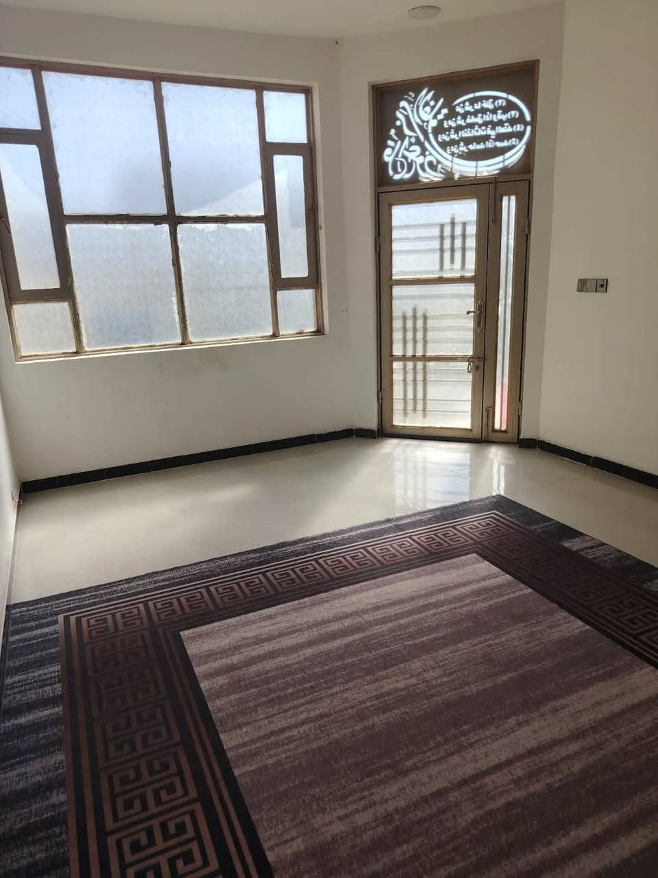 🏠 بيت للبيع
📍 الموقع: العامرية  - مجمع الصحه 
📐 المساحة: 200 م²  
🏡 طابق واحد  
🛏️ غرفتين نوم  
🛋️ هول  
🍳 مطبخ حار وبارد + كاونتر  
🚿 حمامين، داخلي وخارجي  
🛣️ شارع 15  

للاستفسار ***********
