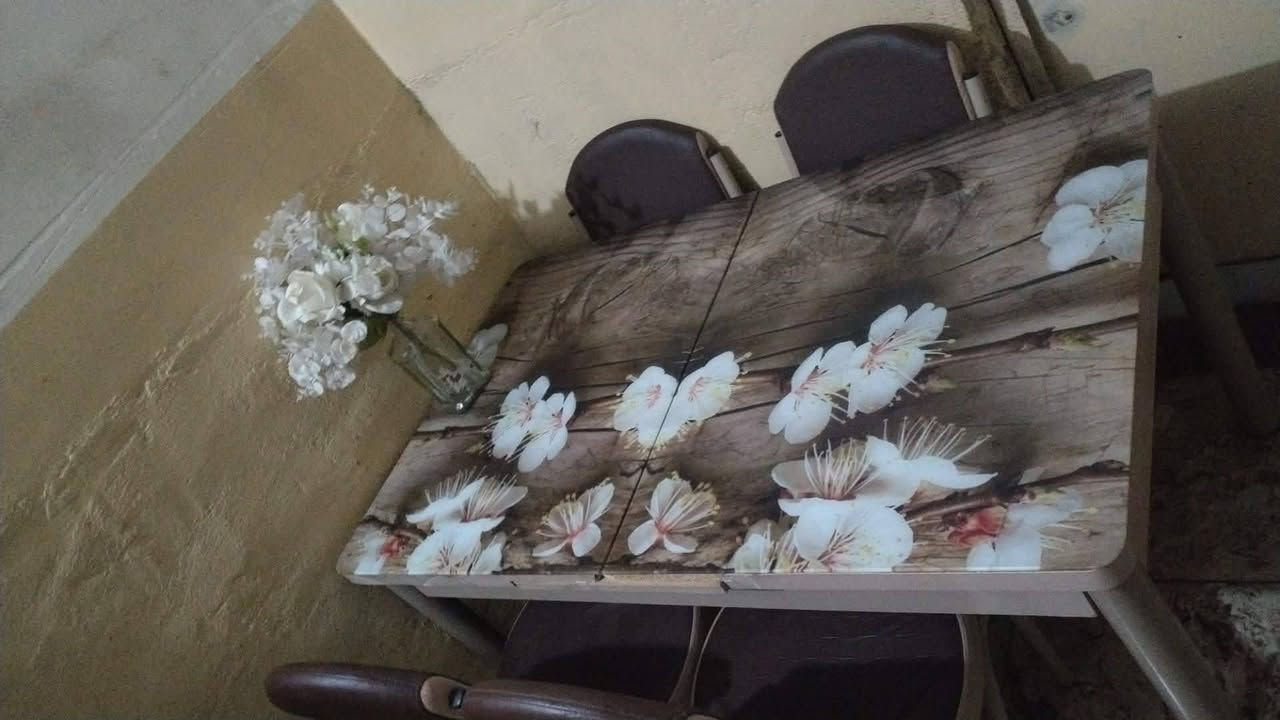 مكينه خياطة  نضيفه مابيه عيب  ميز طعام للبيع مكان كركوك  حي العسكري  شراي يتصل ***********
