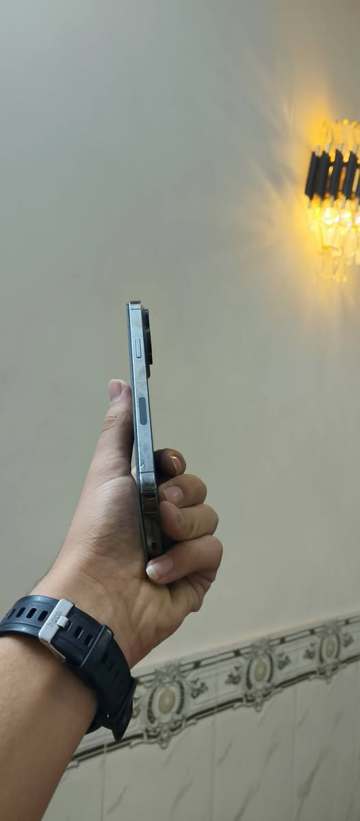 سلام عليكم
إيفون 13برو ماكس 
بلون الموميز لون الأسود
بل ذاكرة العملاقة 1 تيرا
الجهاز أمريكي 
مبدل بي بس شاشة نوعية زينة
بطارية ٧٤ الجهاز ما يصرف شحن
بصمة وجه بيه مشكلة بل تحديث وكفت 
رقم الهاتف *********** 
غير متواجد على الفيسبوك و لا على الواتساب سعر الجهاز ٦٢٥وبي مجال و إذا أكو مراوس إس ٢٤الترا

نص مكتوب في الصور:
- 10:16
- القطع والخدمة
- تجمع Apple سجل تاريخ القطع والخدمة، وهذا السجل يعرض معلومات عن هذا الـ iPhone وحالته وتفاصيل إصلاحه. معرفة المزيد...
- سجل تاريخ الخدمة
- الخدمة <
- البطارية
- غير معروف ⚠ <
- الشاشة
- مشكلة <
- بصمة الوجه
- ١٠:١٧
- حول
- اسم الطراز
- iPhone 13 Pro Max
- رقم الطراز
- MLL23LL/A
- الرقم التسلسلي
- H70Y0YWC4X
- سجل تاريخ القطع والخدمة
- الأغاني
- الفيديوهات
- ٤
- الصور
- ٤٠
- التطبيقات
- V
- السعة
- ١,٢ ت.ب.
- متوفرة
- ١,٩٩٢ غ.ب.
- عنوان Wi-Fi
- 28:EA:2D:25:FB:CC
- Bluetooth
- 28:EA:2D:1B:3C:15
- البرنامج الثابت للمودم
- 5.51.03