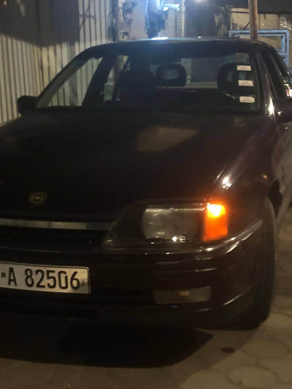 اوبل اوميكا 1992
رقم نكليزي شرط تحويل 
كير اوتو شرط 
محرك 20 بي لاستيك ولف 
كهربائيات شغاله 
شواصي سليمه سياره مصبوغه عام ومعمره درجه أولى
صدر كامل معده لأكسل سعره 120 تفصيخ 
سياره حلوه مابيه تلزيك وجطلات نضيفه مال جناي 
مكان سياره الانبار حديثه 
سعرها 32 وبيه مجال حك نقوصاتها 
رقمي ***********
اعتذر عن لوعده والأقساط
