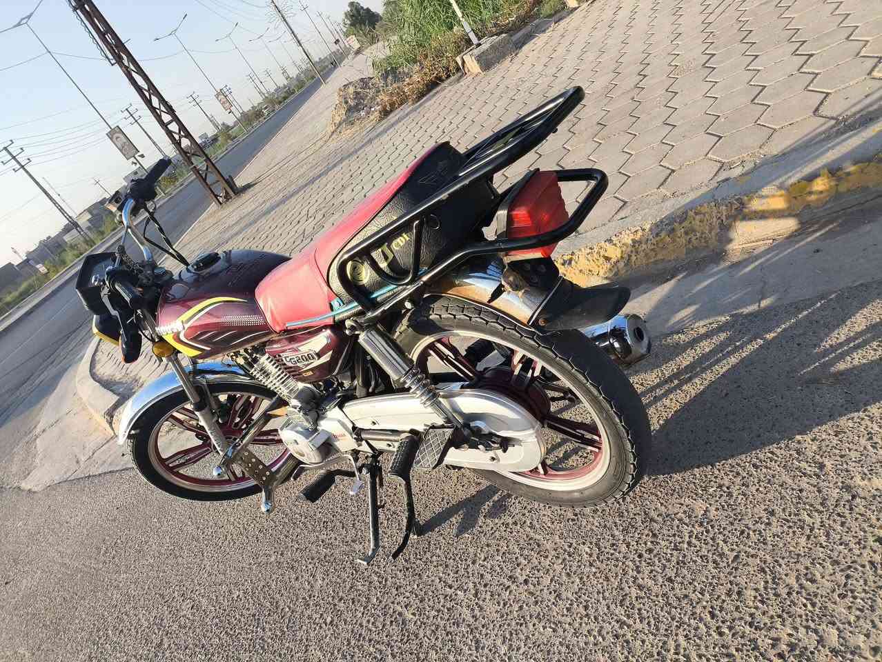 دراجة ايراني موديل ٢٠٢٤ سوينه محرك ١٥٠ _ ٥ كير نظافه ٩٠٪ مثل ماموضح بصور 
بغداد المدائن سلمان باك *********** 
مامتوجد ع فيس
