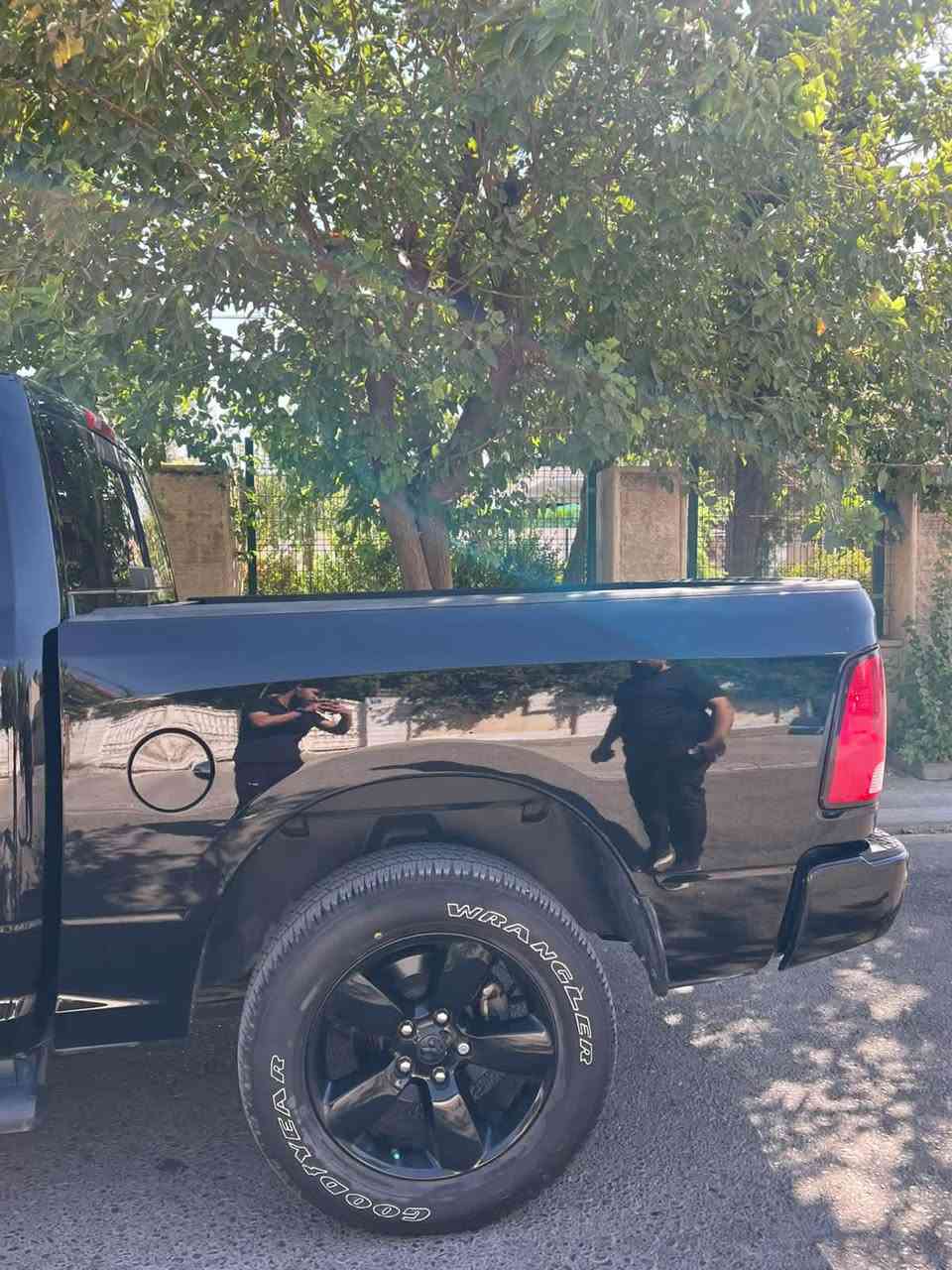 دوج رام كلاسك مواصفات بك هورن موديل ٢٣ سلايت شغال بصمه كشن هيتر سكان هيتر باب تويل بودى صغير فول فول مواصفات ٨ سلندر رقم أربيل رقم موبايل ***********
