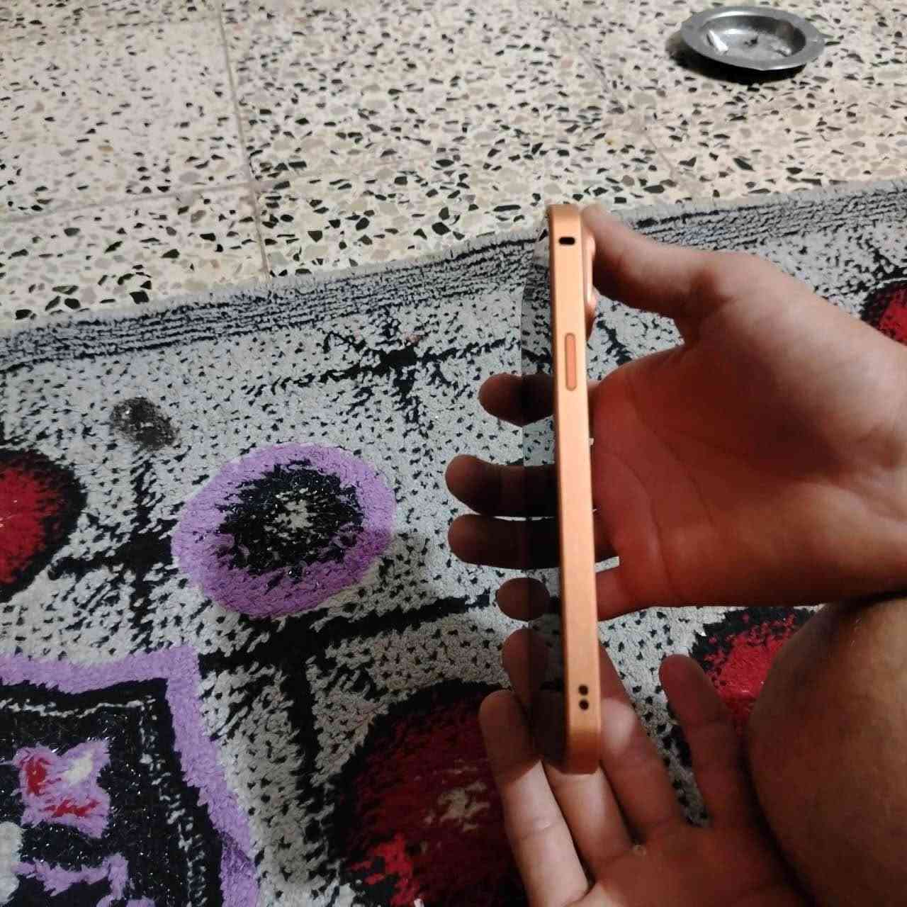 سلام عليكم  للبيع 
ايفون 13 برو ماكس 
امريكي 
ذاكرة 256
بطارية 89
بي فطر بسيط بزاوية شاشة مابين 
جديد نضافة 100/100
ملحقات 
محور 17 تغليف ضهر 
وشاصي 
لزكة شاشة 
فلاتر كامرة 
فلاتر صوت 
وصل وكارتونة
سعر 550
الاستفسار ***********
او خاص كربلاء, العراق
