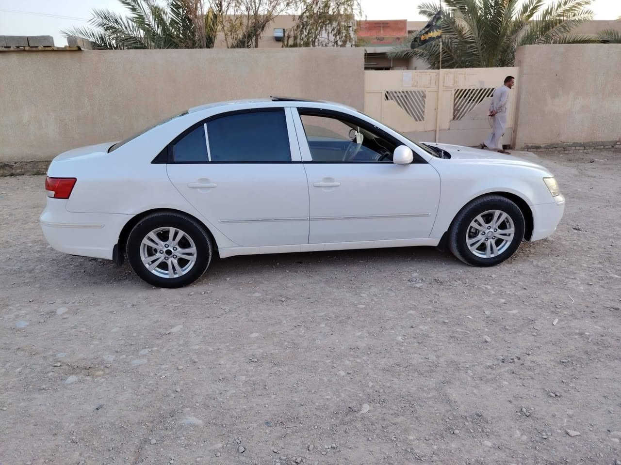 سلام عليكم سوناتا خليجي للبيع موديل ١٠ محرك ٢٤٠٠ دوش تخم تاير جديد تبريد شقال مكفوله من ظربه وتبديل  بيه رش صبق قفط سونار موجود مكان سيارة واسط  سعر ١٠٨  وبيه مجال بصيط ***********
