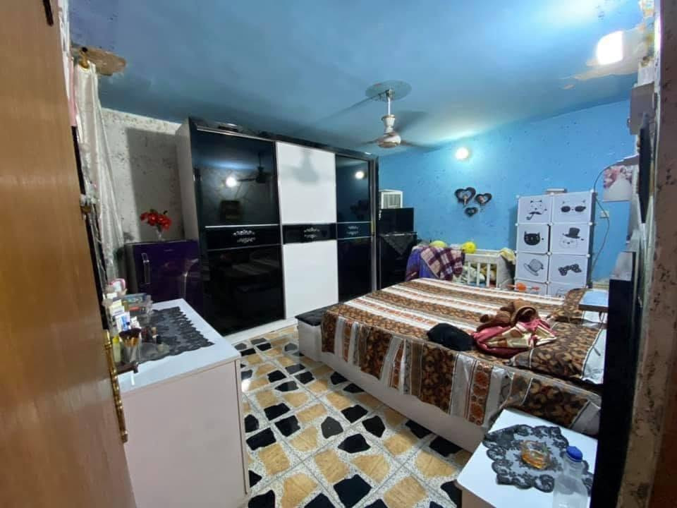 اللهم صل على محمد وآل محمد
دار مساحة ١٦٥م طابو ملك صرف بناء عگاده طابقين الطابق الاول يحتوي على مظيف ٤م×١٢م +غرفتين نوم وحده سويت +كراج + مطبخ +خدمات صحية خارجية وداخلي..الطابق الثاني يحتوي ثلاث غرف نوم مع خدمات +مخزن سندويج بنل.. للبيع أو( مراوس ) حسب القناعه بغداد حي أور قرب جامع الفردوس مقابل مدرسة بحر العرب الابتدائيه ومتوسطة الاستقامة السعر ٣٢٠ مليون..البيت بأسمي..للاستفسار الاتصال على الرقم *********** واتساب

نص مكتوب في الصور:
- ٢ شباط
- ١:١٢ م
- تحرير
- ٩:١٢
- ١:٠٩ م
- LIVE