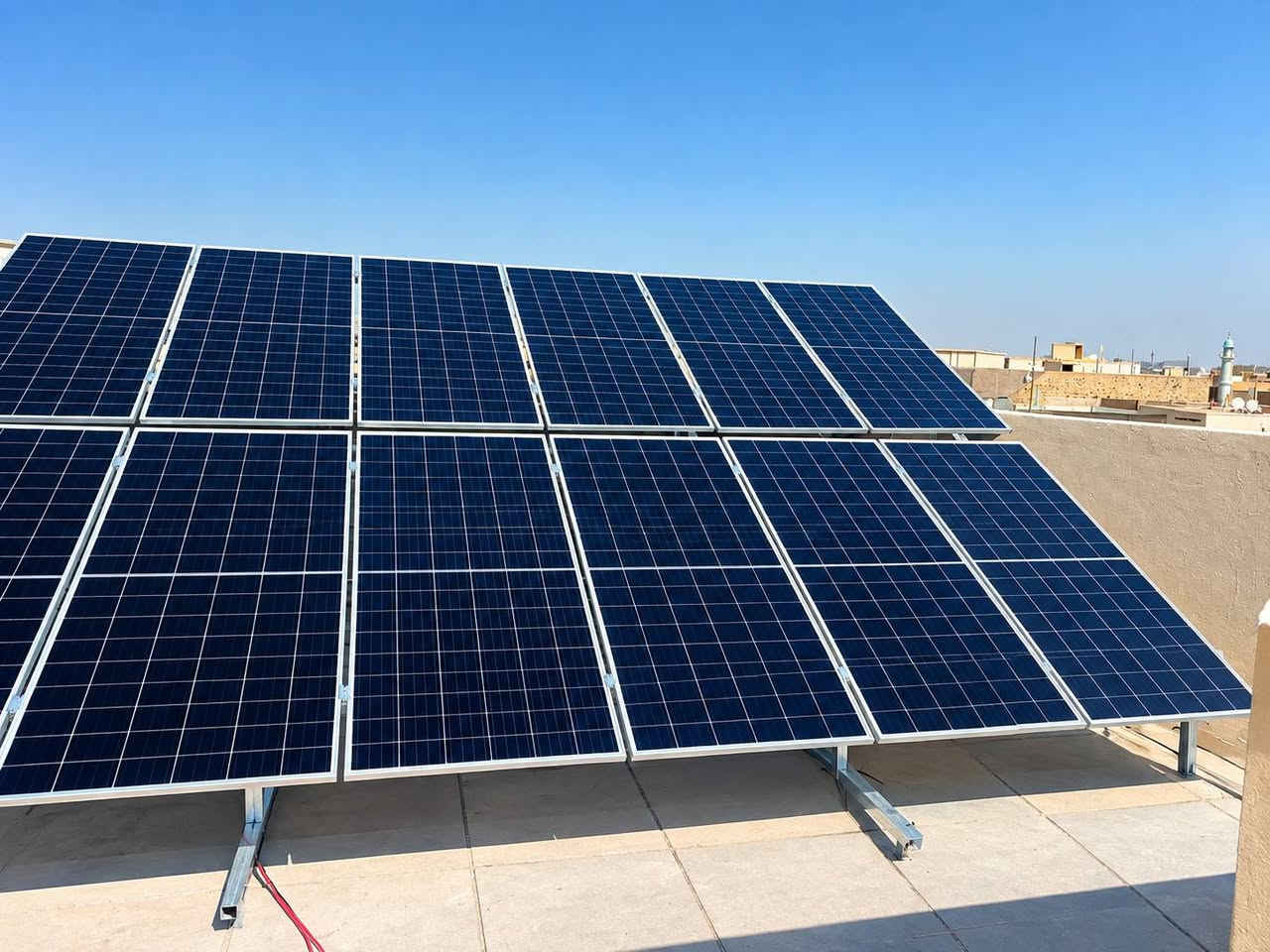 ⚡ شركة شمس السراج للتجارة العامة 🌞
تم بحمد الله تنصيب منظومة طاقة شمسية متكاملة باستخدام:
🔹 إنفرتر Lurix لوركس – 8 كيلوواط، IP65
🔹 بطارية PTC – سعة 16 كيلوواط 🔋
🔹 ألواح شمسية عالية الكفاءة ☀️
⚡ شنو توفرلك المنظومة؟
☀️ حوالي 30 أمبير نهارآ. 
🌙 وحوالي 15 أمبير ليلآ. 
💡 استثمر بكهرباء بيتك وخلي راحتك مضمونة صيف وشتاء!
🌞 الطاقة الشمسية مو حل مؤقت… منظومة تخدمك على مدار السنة وتقلل اعتمادك على مصادر الكهرباء الأخرى.
👷‍♂️ كادرنا متخصص بالتنصيب والصيانة لضمان أفضل أداء واستقرار للمنظومة.
🔥 لا تخلي انقطاع الكهرباء يعطّل راحتك… نصب منظومتك اليوم وخلي الشمس تشتغل لصالحك🌅. 
📞 للاستفسار والحجز:
***********
العنوان /الديوانية الحمزة الشرقي مقابل المدينة الصناعية عمود ١٦٧.
