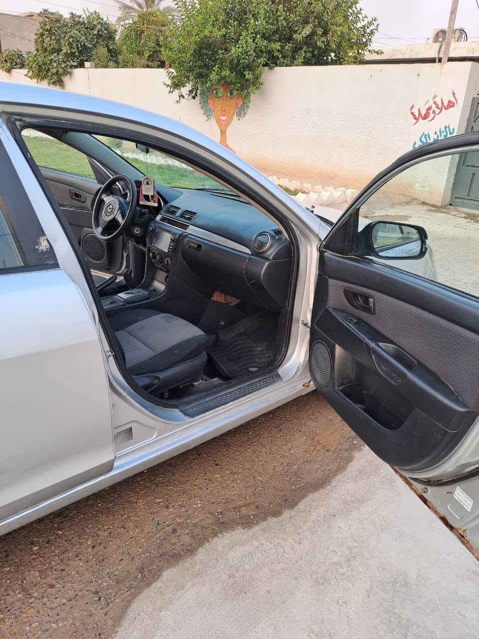 للبيع مازده زوم 3 سياره كير مكينه تبريد كفاله جدد مكينه 1600 موديل 2006 سياره نظيفه بشكل مصبوغه حزام اثار جراد مكاني ديالى بعقوبه   *********** سعر 55وبيها مجال💎🩶
