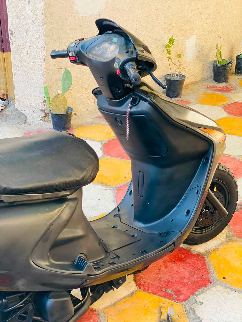 للبيع دراجه فراشه فحل
دراجه كفاله عامه 
كهربائيات كامله 
نكره سلف هندر 
بيه خيط بخار قلييل كلش من تحمه يروح 
مفتوحه ولفات فقط 
فحص وين مايعجبك 
دراجه من تمشي بشارع ماله صوت خرسه 
مكينه ناعمه 
سعر ب325 وبيه مجال 
*********** متواجد خاص واتساب
