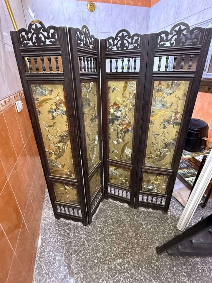 غراض للبيع العنوان بغداد بغداد الجديدة 
لوحات ثنين 
برده 
برفان خشب
قلايه هوائيةماتشتغل ١٠٠٪؜
المكناسة الكهربائية بيه قطع واير 
مفرغه شغاله بس البوابه ماتشتغل 
براكيتات شغاله 
وساعة جداريه
للتواصل على الراقم***********
السعر٦٥
