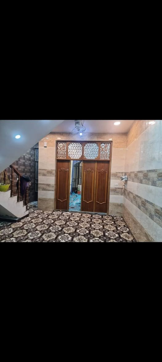 سلام عليكم  بيت للبيع مساحه ١٠٠ متر ٥×٢٠ منطقة ضياء الحلفي  ***********
