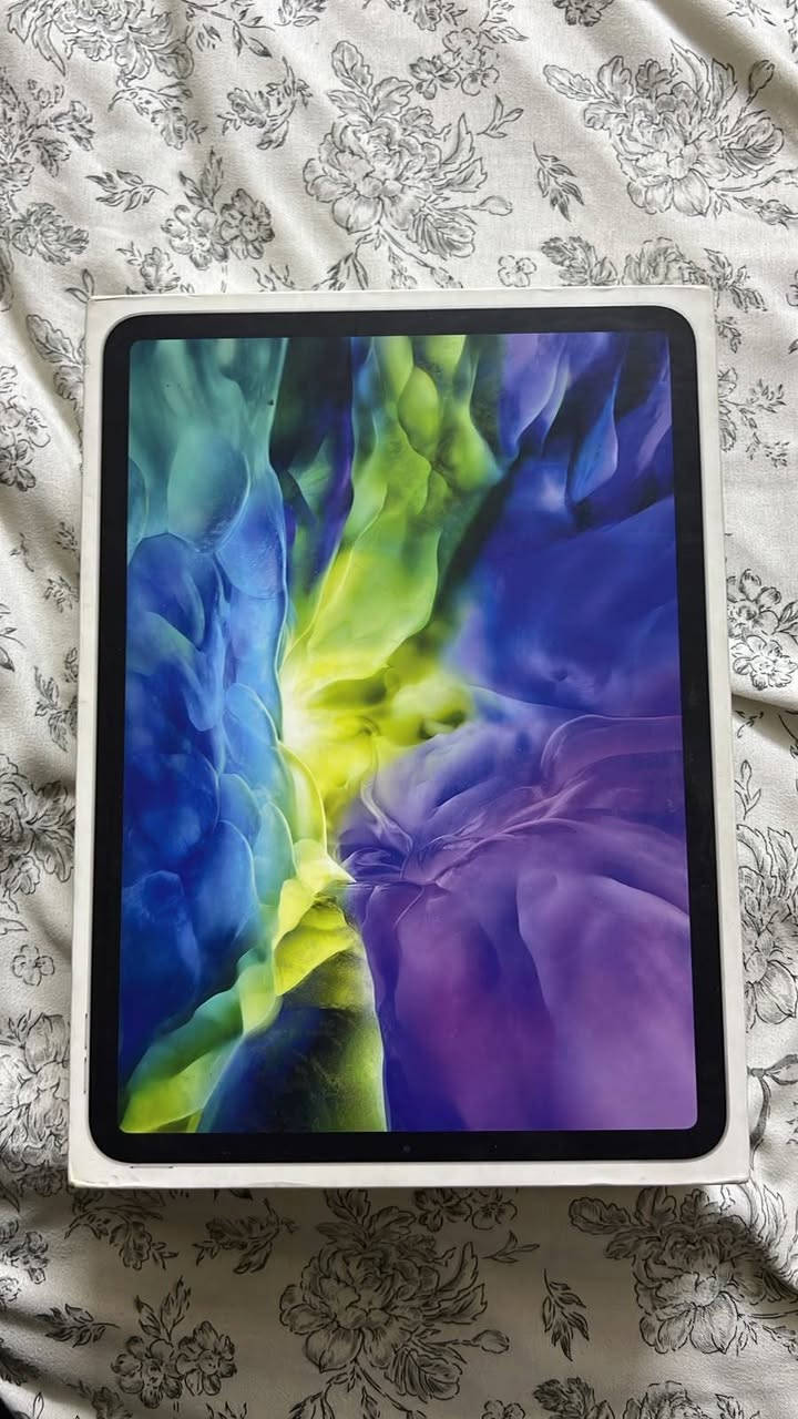 السلام عليكم أيباد أيفون 
11 PRO الجيل الثاني
ذاكرة 128GB
كولشي ممبدل بي بس الشاشة بيها كسر أما بل نسبة للمس مال شاشة طبيعي جداً 
شاشة أصلية
بطارية خير من اللّٰه
كامرات الأيباد شغالة
بصمة وجه تشتغل
كولشي موضح أمامكم
الكارتونة مال الأيباد نفسه
السعر:275 الف وبي مجال بسيط 
عنواني:بغداد الجديدة 
هاتف:***********
