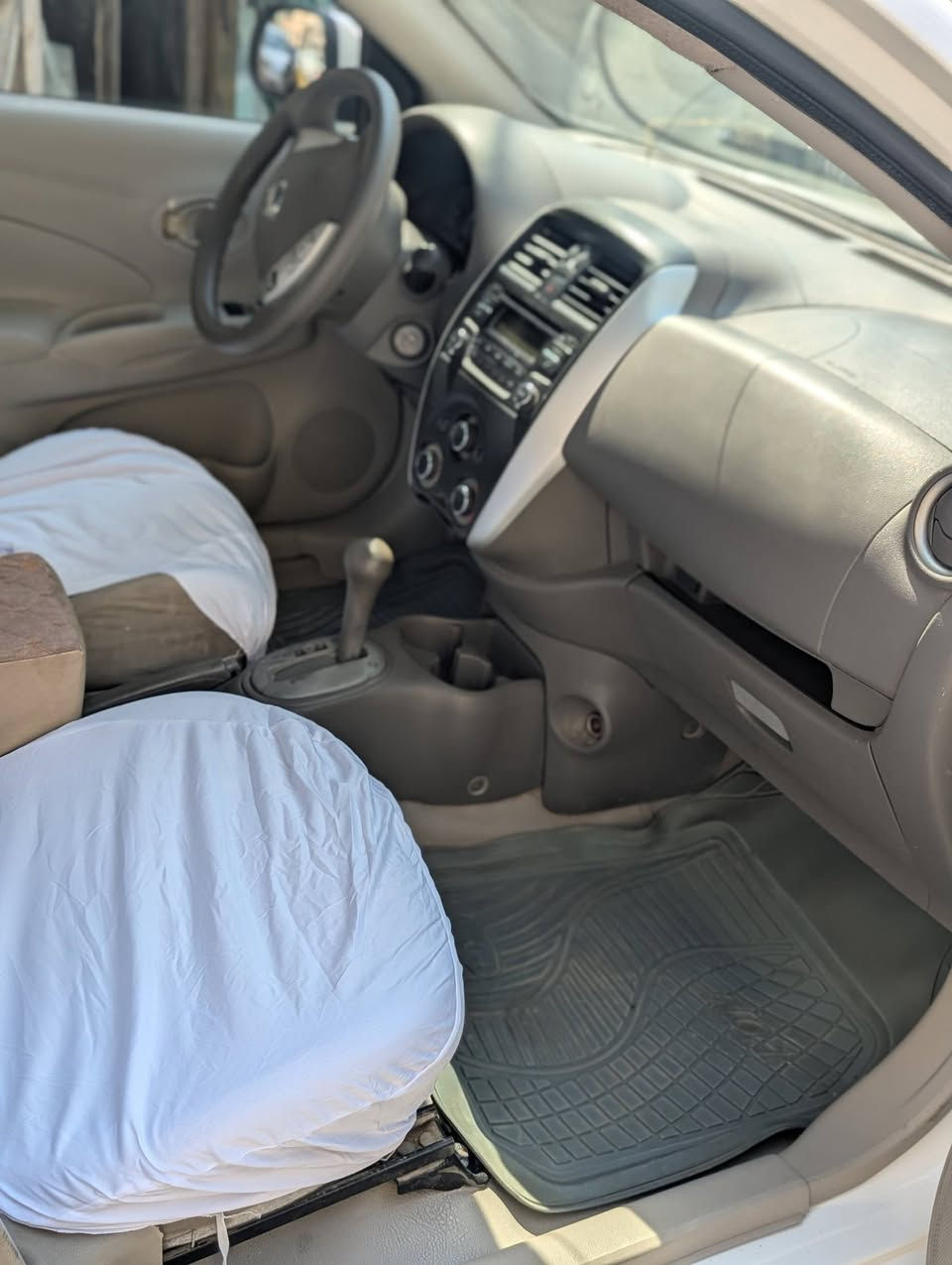 نيسان صني هندي بليتة زرقاء كفالة عامة عدة طخة بقبق جنطة سيارة نظيفة وماشية 146 حدادية جديدة تخم تاير باتري كير محرك وضع الشركة النجف الأشرف مجمع الاميرات الثاني تواصل خاص او اتصال ***********  بسم شركة تحويل وكالة موجود ورخيص السعر 93
