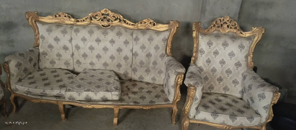 ديوان ملكي السعر ١٦٠ بيه مجال حك الجيه الشراي يتصل ***********

نص مكتوب في الصور:
- ١٤:١٩ ٢٠٢٦/١٠/٠٢