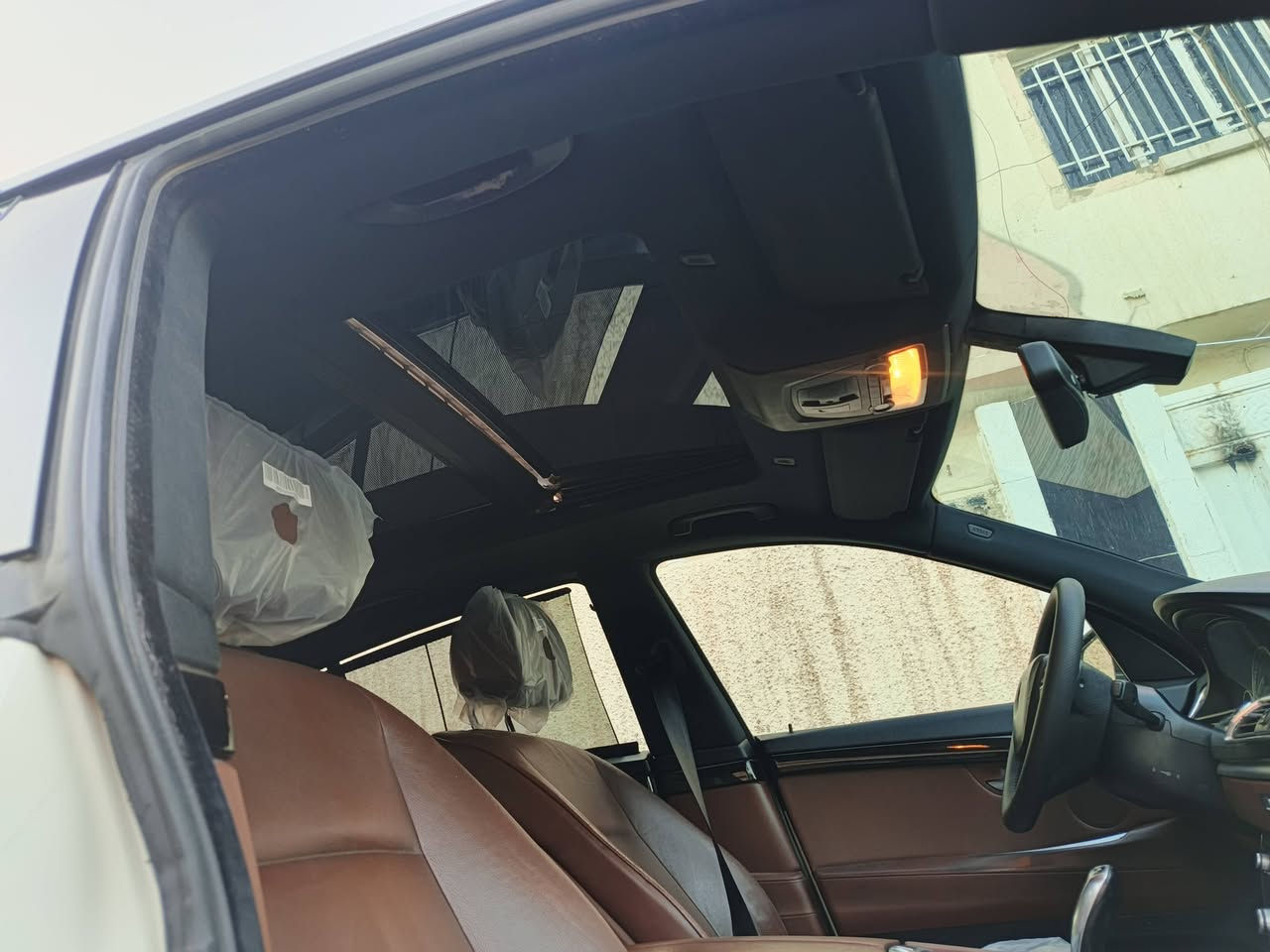 السلام عليكم BMW 535موديل 2012 خليجي فول مواصفات 1/1  أبواب شفط سيارة كلش حلووو أو تمشي بإنزين عادي مال جني اعتقد ما شفت هيج رزانه بنورامه السعر 190 ورقه الهاتف ***********
