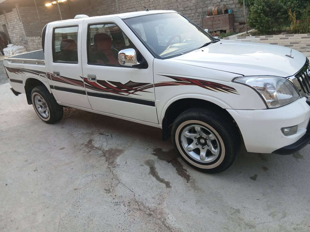 سيارة بيكب كوناو موديل ٢٠١١ وجه برادو سنويه عظم رقم جديد هزه والشرعي اني شرط التحويل بيوم واحد بالموصل محرك وكير شرط طغم تاير جديد وايرمنيا كل شغال كابون بانزين بيها تبريد وتدفئة السيارة شرط من كل شي صبغ عام جمالية بدون ضرر  السعر  ٥٣ ورقة وبيها مجال للاتصال 
***********
***********
