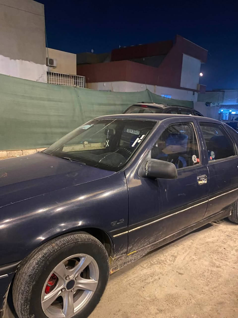 للبيع فكترا موديل1991 محرك 18 سياره بلاديه فقط سقف رش ولمحرك معمر قبل 4 اشهر سعر32 بيع مستعجل بدون مراوس
للتواصل على الارقام التاليه 
***********
***********
