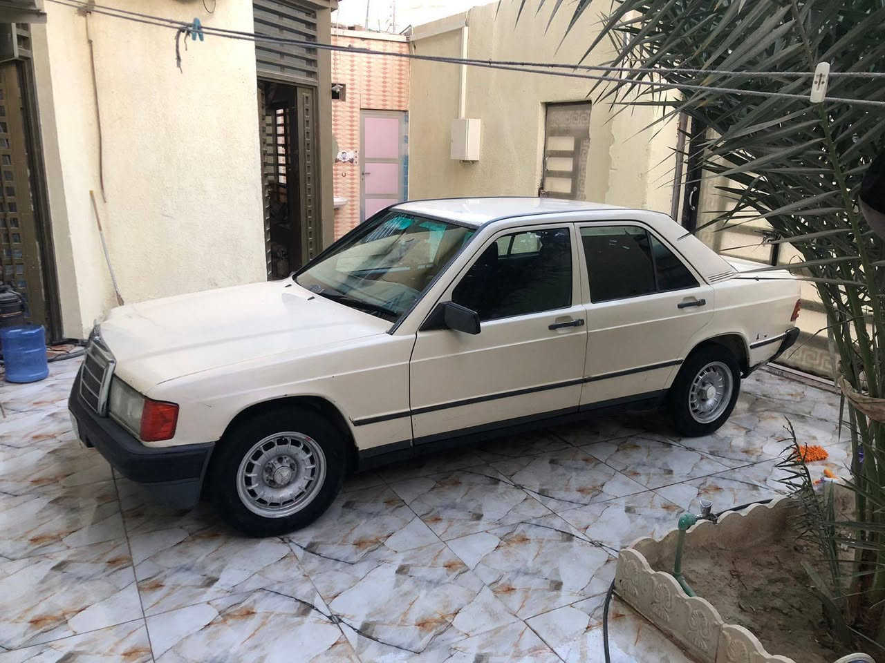 سلام عليكم مارسيدس 190موديل 84
المكينه بلاديه  4سلندر كابريته كشنات كهربائي كام كهربائي قاعده البدبلات بلاديه سليمه دواخل نظيفه جدا سياره ماتصرف بانزين صبغ عام سعر 33 بيه مجال لشراي رقم ذي قار سنويه 2027
رقم الهاتف ***********
