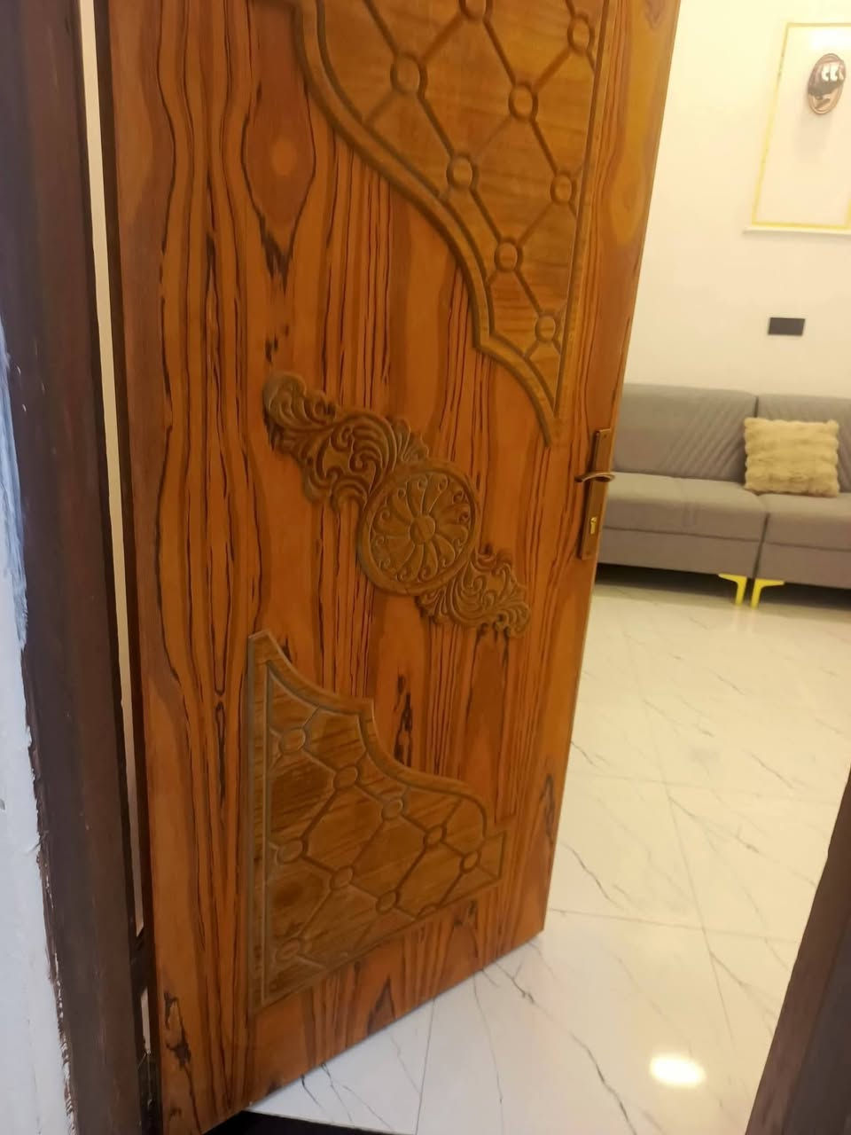 بيت طابو اسهم ركن   للبيع بناء حديث طابوق صب كونكريت شغل درجة اولى فوول مساحة 110 غرفة وصالة وديوانية ومطبخ وحمام داخلي وصحيات خارجية فوك صالة ب المدينة ورا الروف نزلة ثانية خامس بيت عن الروف كلش قريب وخدمات متوفرة كهرباء وماي ومجاري قرب نائب داوود عيدان بيت فوول مواصفات حديث شغل مودرن  السعر 85بي مجال
