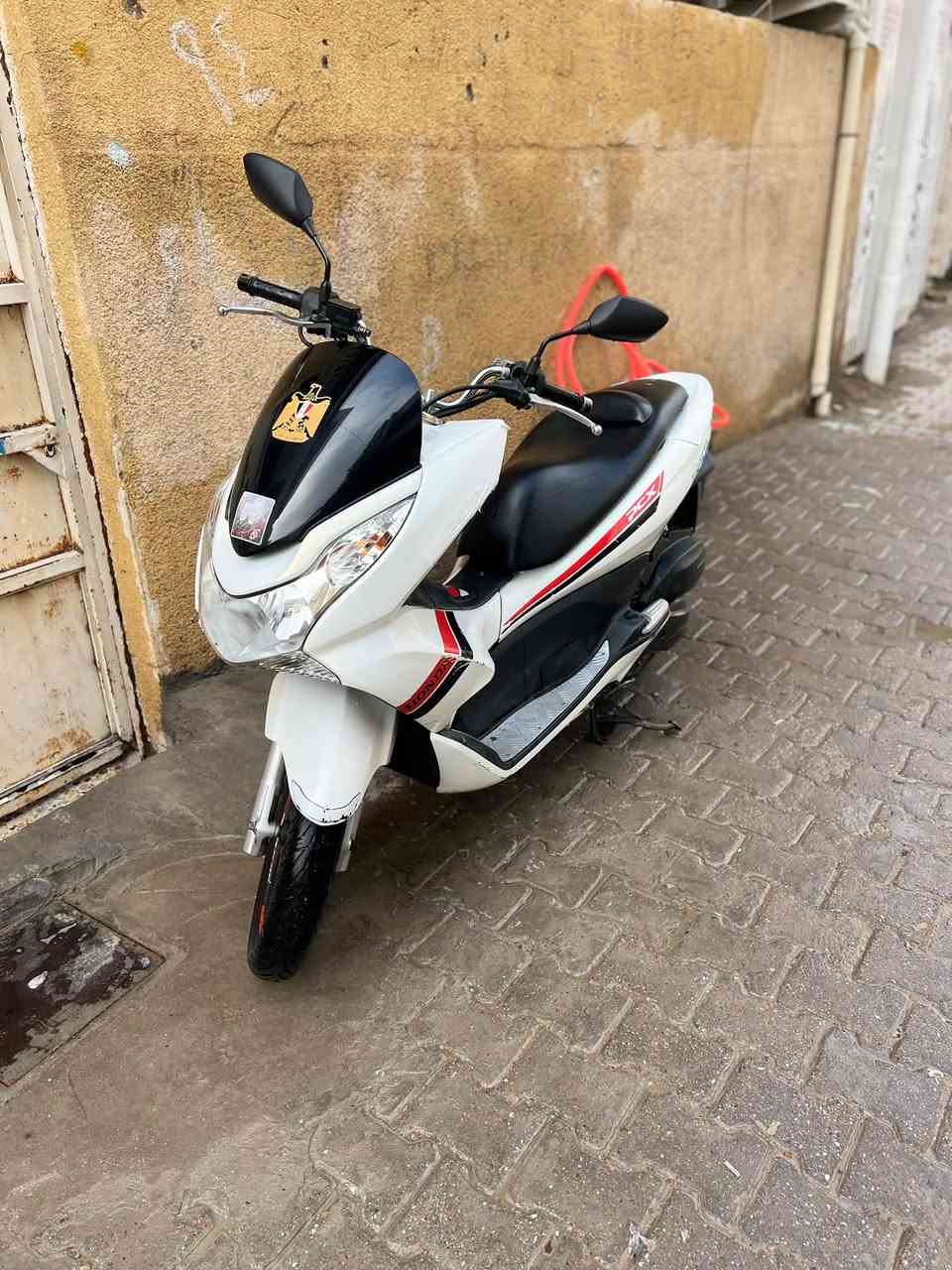 السلام عليكم Pcx جيل اول مكينه 150 دراجه خرسه مكينته ناعمه سلف من اول نكره حساس (A) ازدحام شغال ماشيه تقريباً 35 او 36 كهربائيات شغاله من ناحيات هورن  أشاير لايت عالي ناصي كلهن شغالات فقط البريك الامامي اني لاغي ولايت مال بريك الخلفي يرادله تبديل دراجه مملعوب بيه مكفوله جيب فيتر وتعال
#سعر1600وبيه مجال حك الجيه فقط مكان بغداد الكريعات
 ***********
