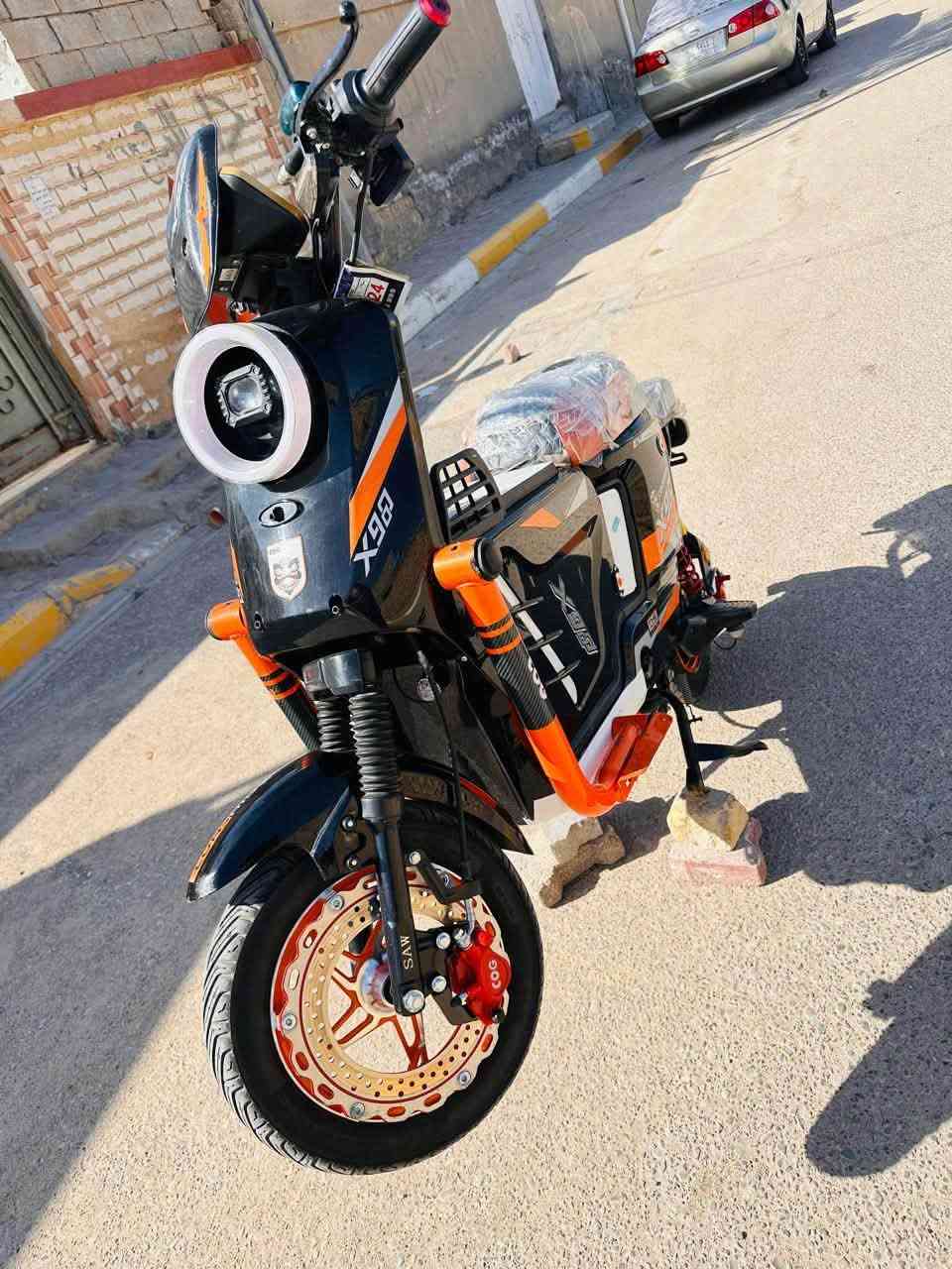 دراجه شحن للبيع X900 خمس بطاريات كبار 33 امبير 12فولط 4 نمر السرعه الحقيقيه 70كم استعمال قليل النضافه 99بل100 المكان السماوه الرميثه السعر 650وبي مجال للتراصل ول ستفسارر عل رقم ***********+بي واتساب
