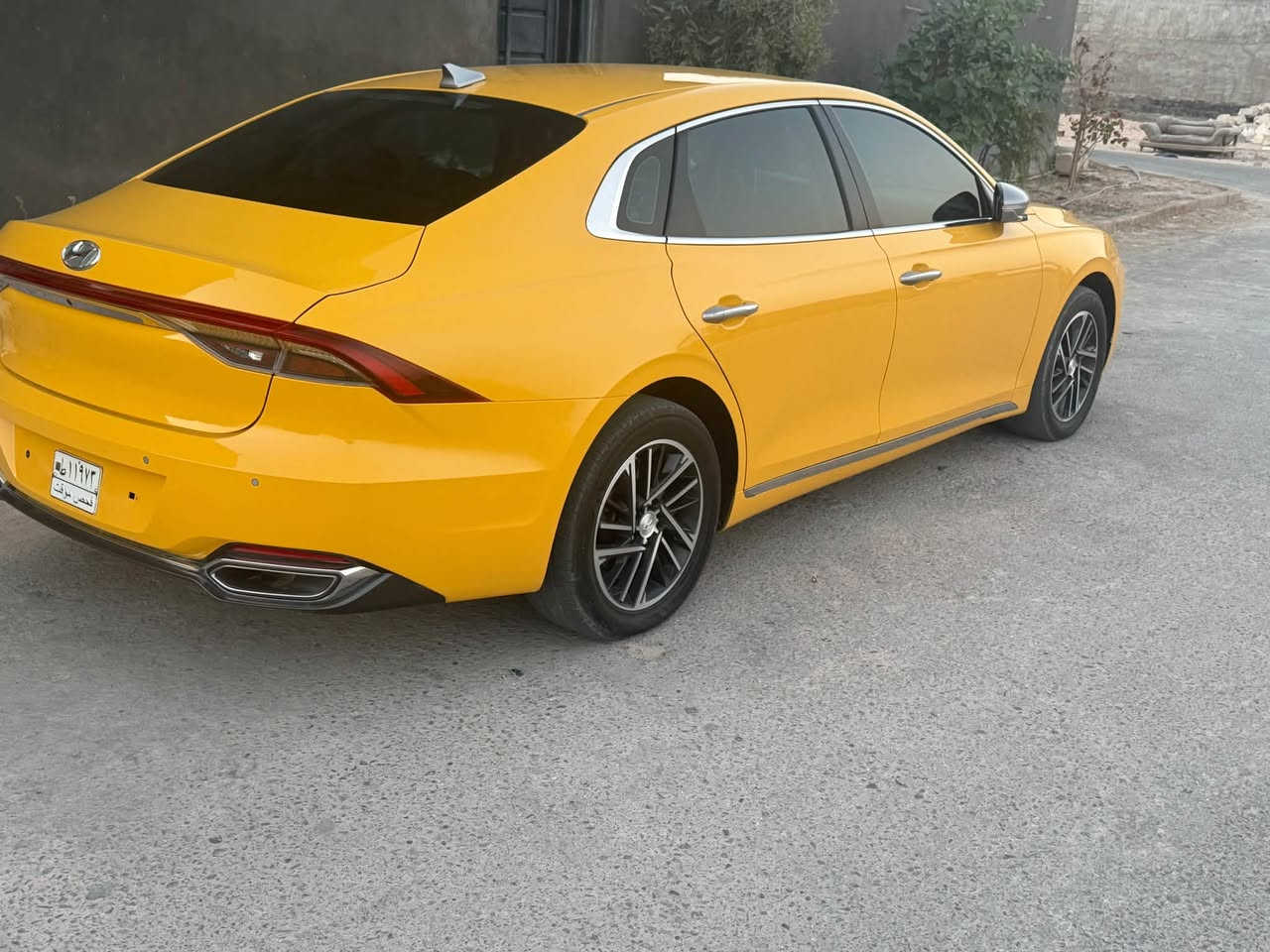 ازيرا 2023 وارد كوري غاز رقم بصره 
السيارة جديدة كلش 
مكفولة من الضربة والكص  بيها فقط بنيد مقسم براغيه بدون فتح 
تسجيل جديد 
محرك 3500
ماشية 11 الف 
رادار 
قفل سرعة 
شاشة
حساسات خلفية وأمامية
سايد بريك كهربائي 
السعر 210 
الاتصال ***********
البصره حي بغداد
