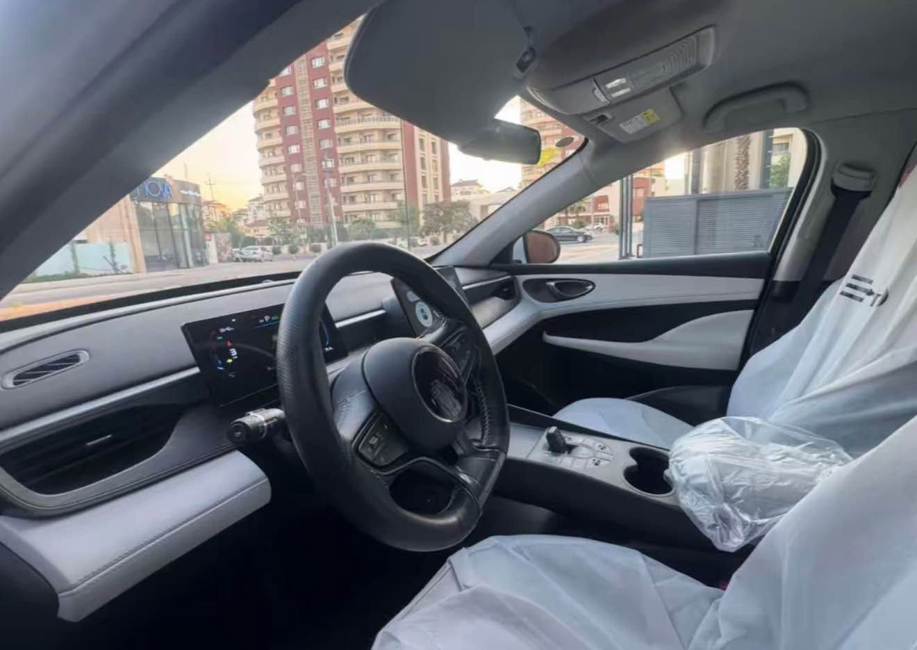 مؤديل 2025 مواسه فات ته نها سلايت نيه ١١ هه زار رؤيشتووه زؤر پاكو خاوينه هيجي نيه به ناوي خؤمه له هه وليره 
  Byd seal 05
*********** أربيل, العراق
