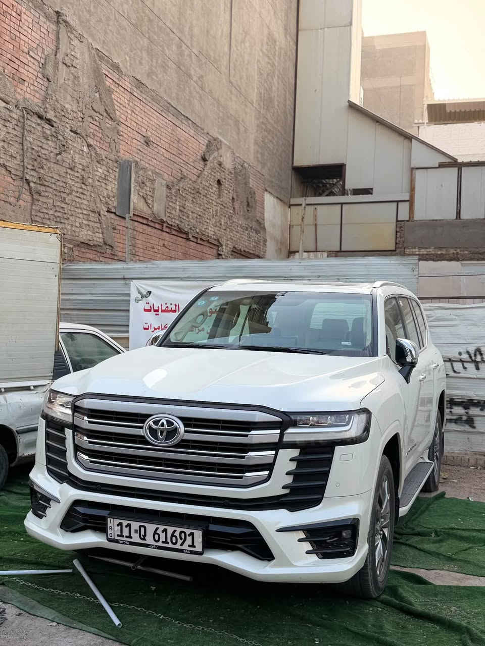 لاندكروز VX • ٢٠٢٤ • ماشيه ٣٠٠٠٠