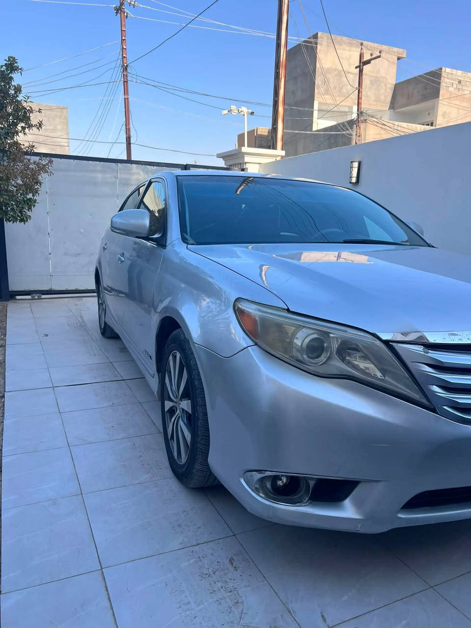 🚘 للبيع أفلون Limited وارد أمريكي 🇺🇸
موديل 2011 — رقم بغداد
🔹 Limited فل أوبشن
🔹 حادث بنيد فقط، بدون دواخل
       وبيه صبغ بالجاملغ الخلفي الايمن داخل العراق 
🔹 بدون إيرباكات
🔹 ماشية 160 ألف كم
🔹 تبريد ثلج ❄️
🔹 منظومة جديد
🔹 صدر أمامي وخلفي جديد
🔹 گير ومحرك كفالة
🔹 لايت زينون 💡
🔹 السيارة جاهزة ما بيه اي نقص

💰 السعر: 135 ورقة 💵 وبيه مجال 
📍 الموقع: صلاح الدين – سامراء
📞 للتواصل: ***********
