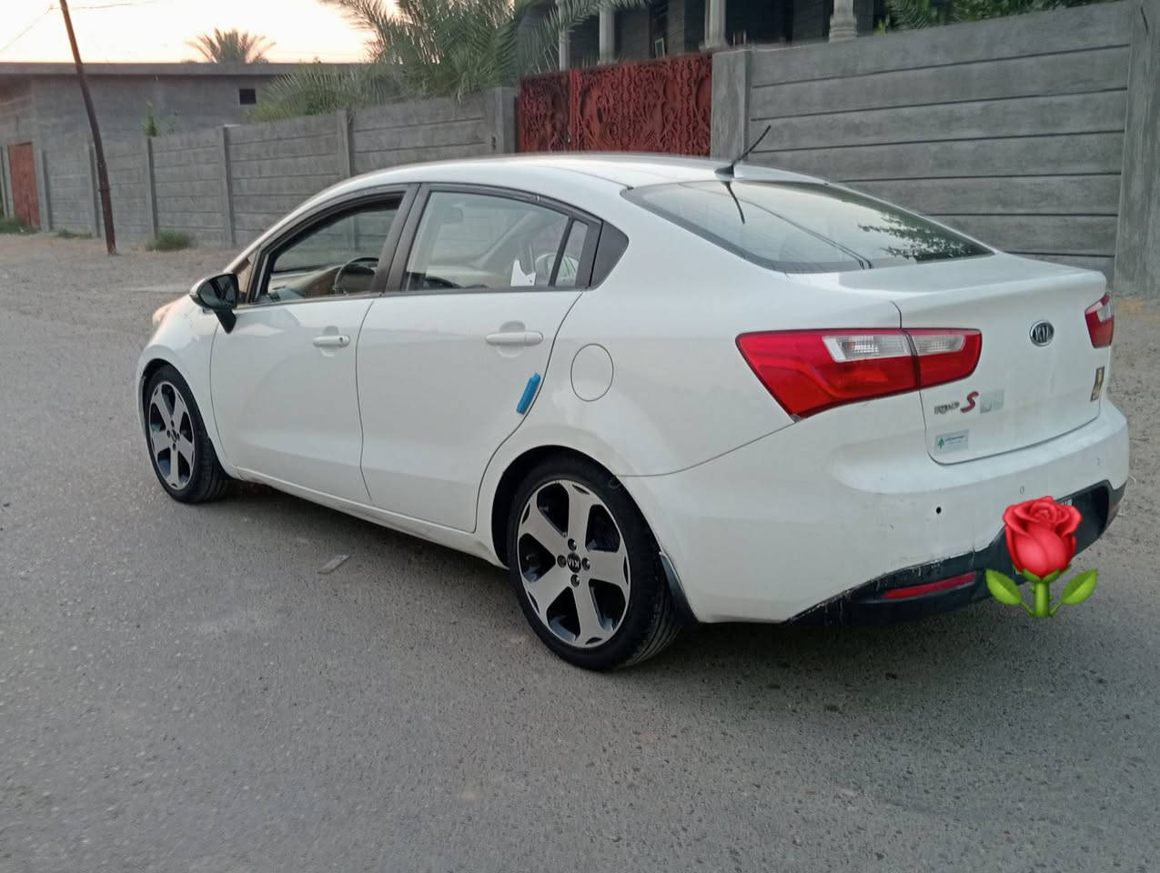 سلام عليكم
للبيع ريو موديل 2012
خليجي 
بيها صبغ جاملغ اليمنه وره 
وباب سائق ربعه صبغ 
رقم بغداد تحويل مباشر 
داخل جلد لونين سيارة جاهز من كل نواحي 
سعر 85$ وبيها مجال 
عنوان أبو غريب 
***********/// غير متواجد على الفيس
