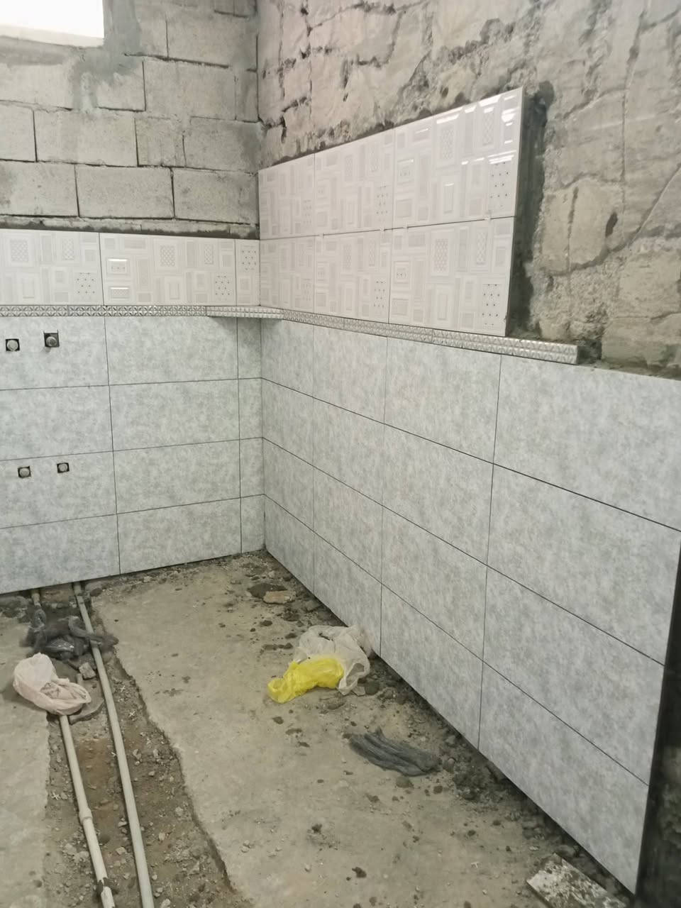 وجد خلفات سيراميك ارضيه وجدار الاستفسار كثر ***********
