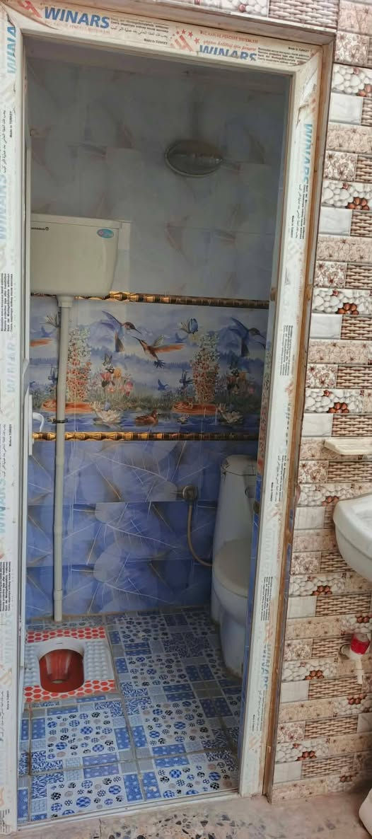 بيت للايجار 100 متر 
نجف حي النداء شارع المكاتب مقابل عمود 36 وتنزل 
قرب موقف الكيات..
يحتوي على غرفة وصالة ومطبخ واستقبال وصحيات..
البيت جديد كاشي وسيراميك..
البيت شبه مؤثث..
يحتوي على كاونتر وسخان وخزان..
سعر الايجار 250 الف اي استفسار خاص
