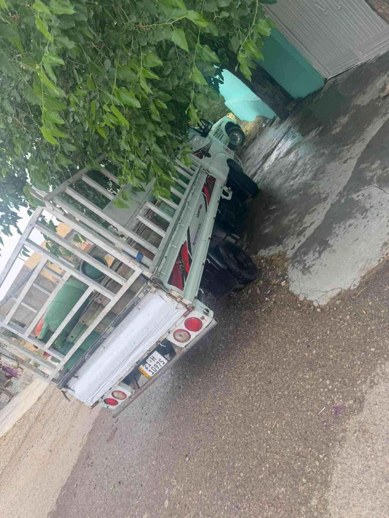 سەرەتا بەناوی خوای گەورە و میهرەبان 
کیا بار مەکینە ٣٠٠٠ مۆدیل ٢٠٠٦ ڕەقەم سلێمانی سەنەوی  تا ٣١ تازەیە ٦ تایەی سفری لە ژێرایە گێڕو مەکینە کارەبای بە شەرت جام کارەبای 
سعری 65
شوێن بازیان
*********** Singapore
