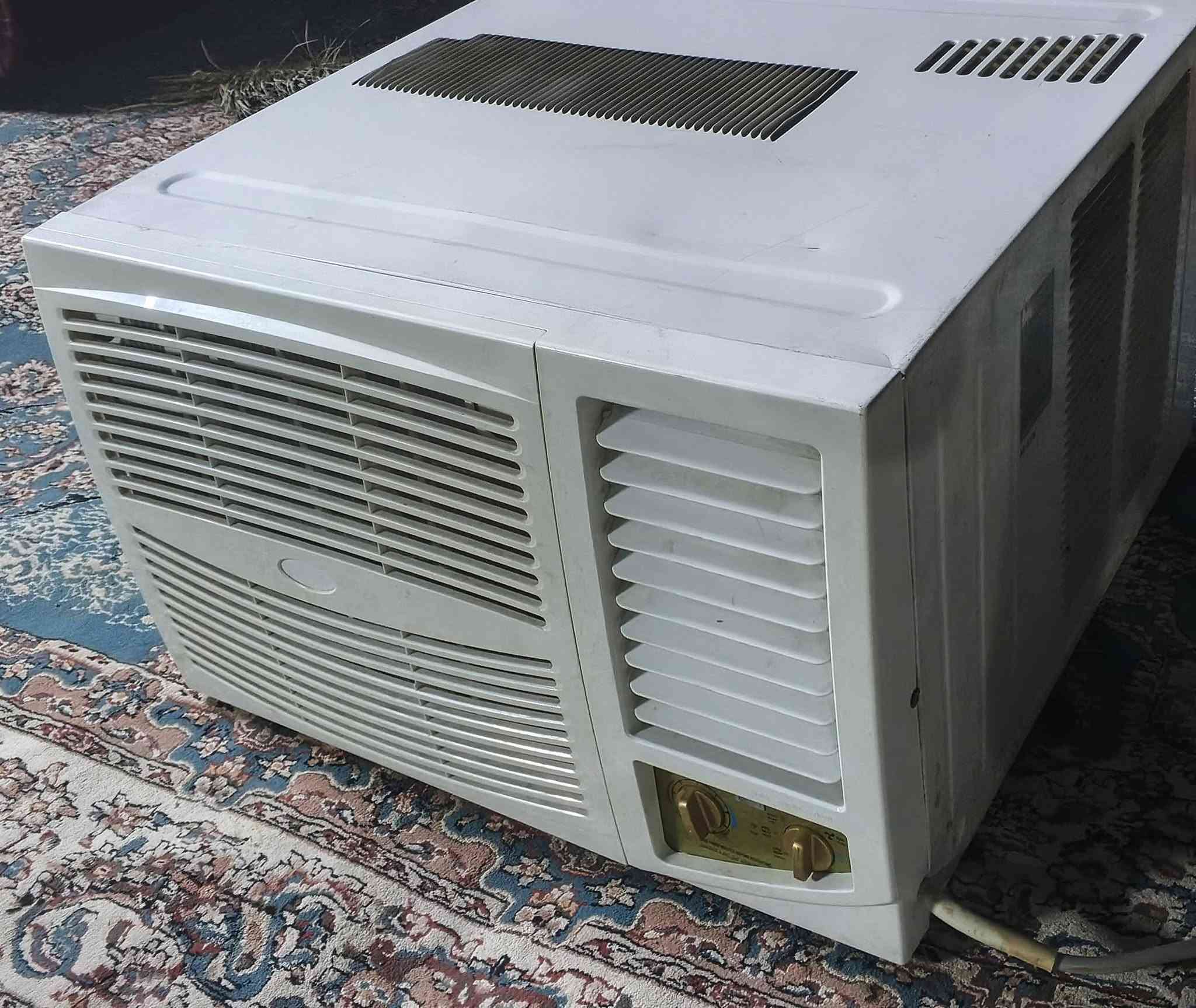 ▪️ مكيف تي سي ال 2 طن بطل راوتر 

▪️ غاز شركه تدفئه تبريد مع 

▪️ديوان 11 مقاعد بلوك تسكام 

▪️المكان حصوه حي عداي قرب موكب الزهراء

📲 للاستفسار اتصال : ***********

