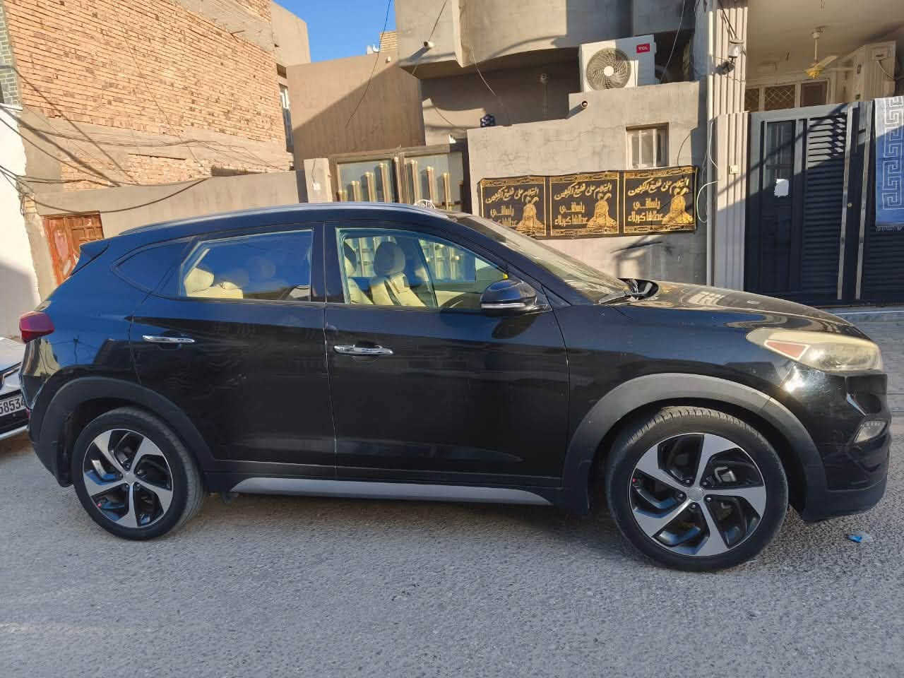 توسان ٢٠١٧ فول محرك توربو سعر ١٣٥ مكان نجف رقم صاحب السيارة ***********
