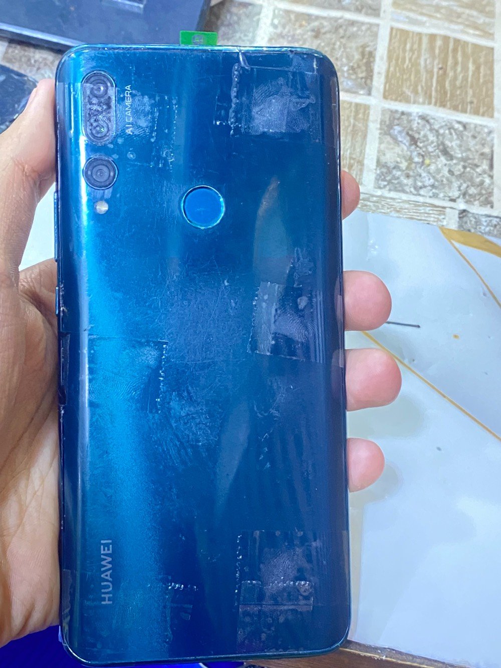 y9a للبيع سعره 150 وبي مجال للشراي عنواني البصرة تحسينيه